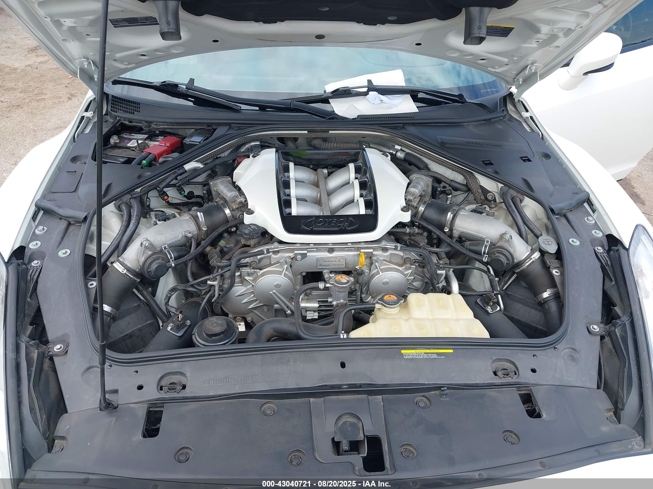 NISSAN GT-R image 10