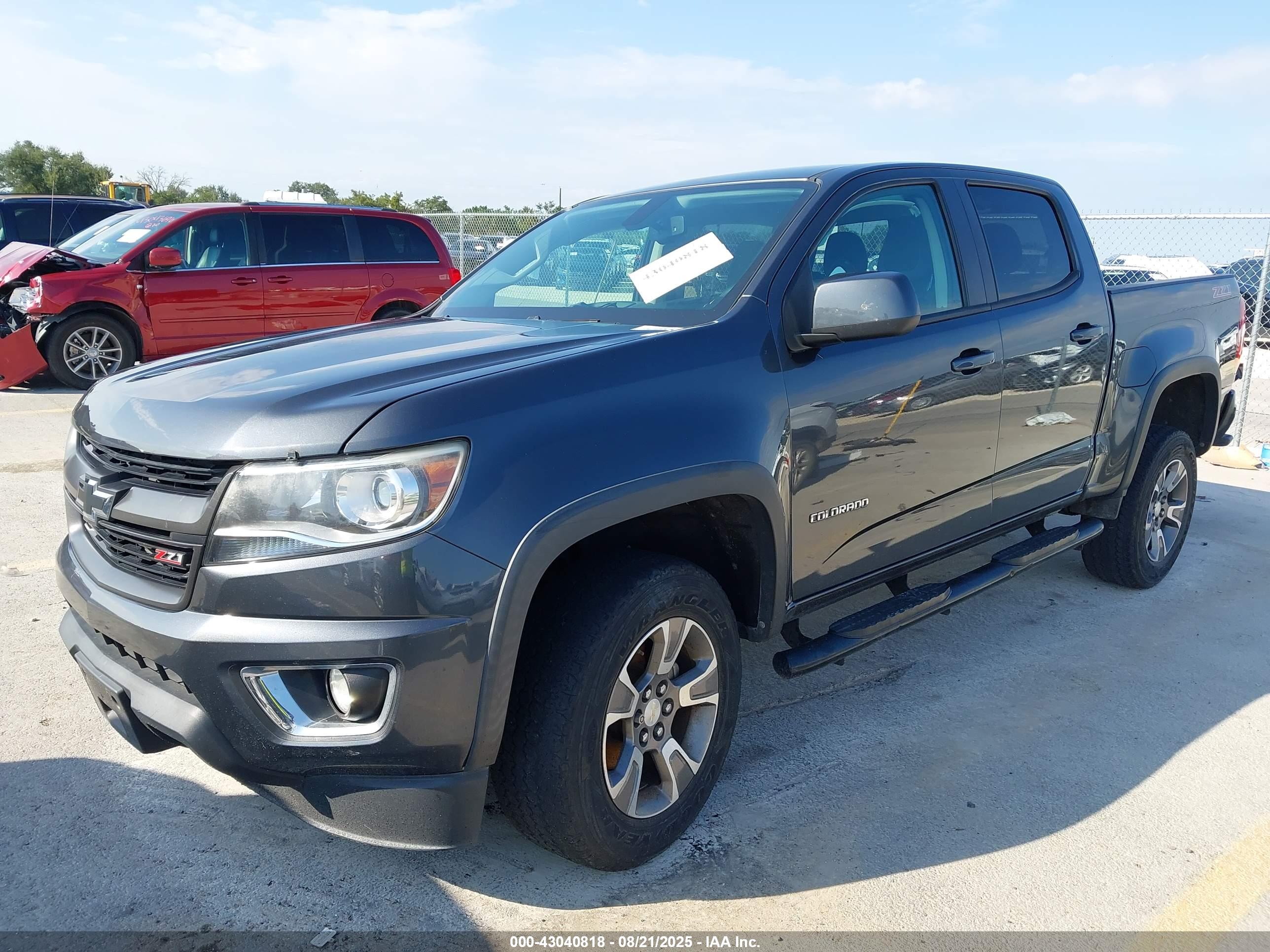 CHEVROLET COLORADO image 2