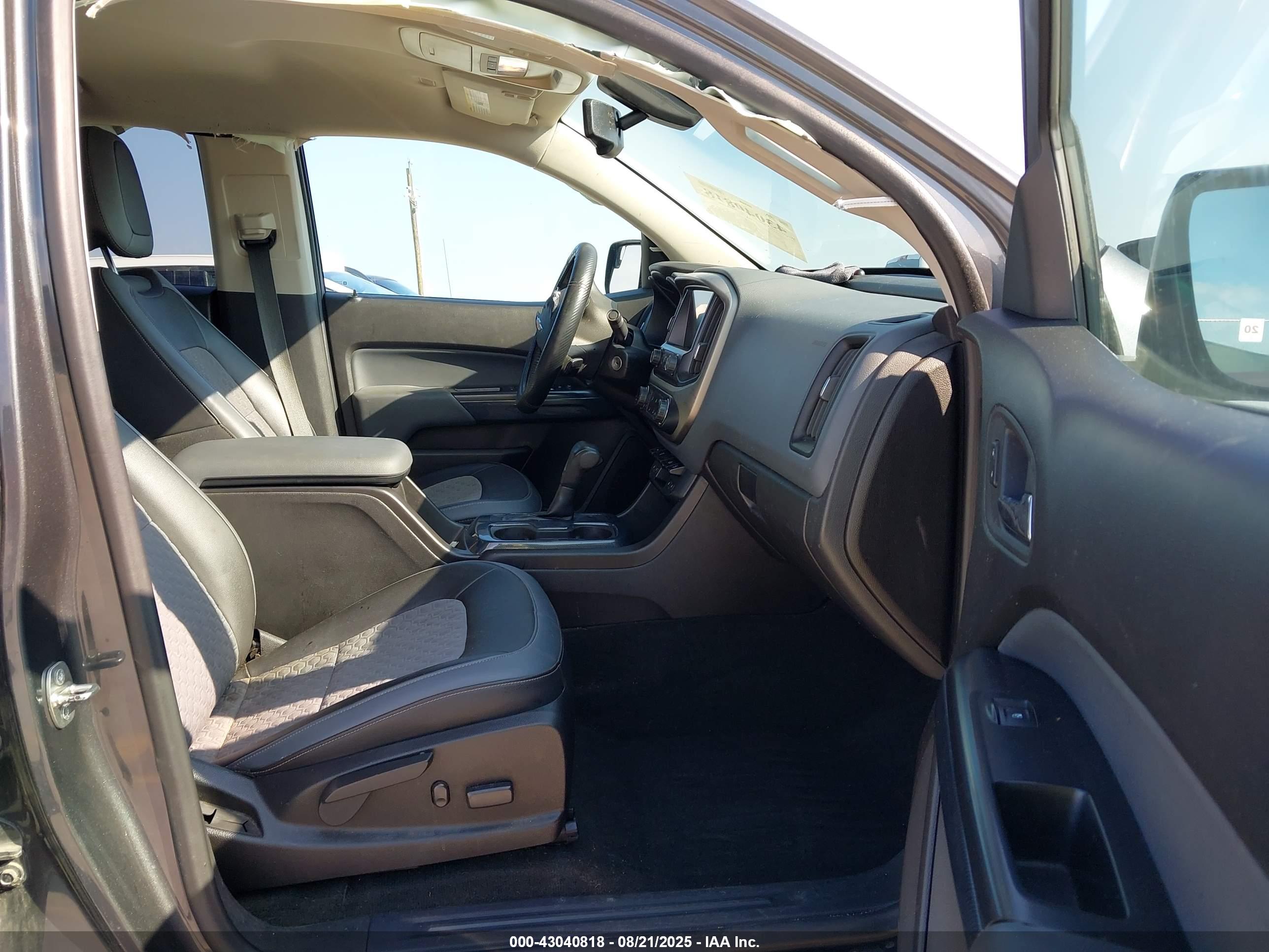 CHEVROLET COLORADO image 5