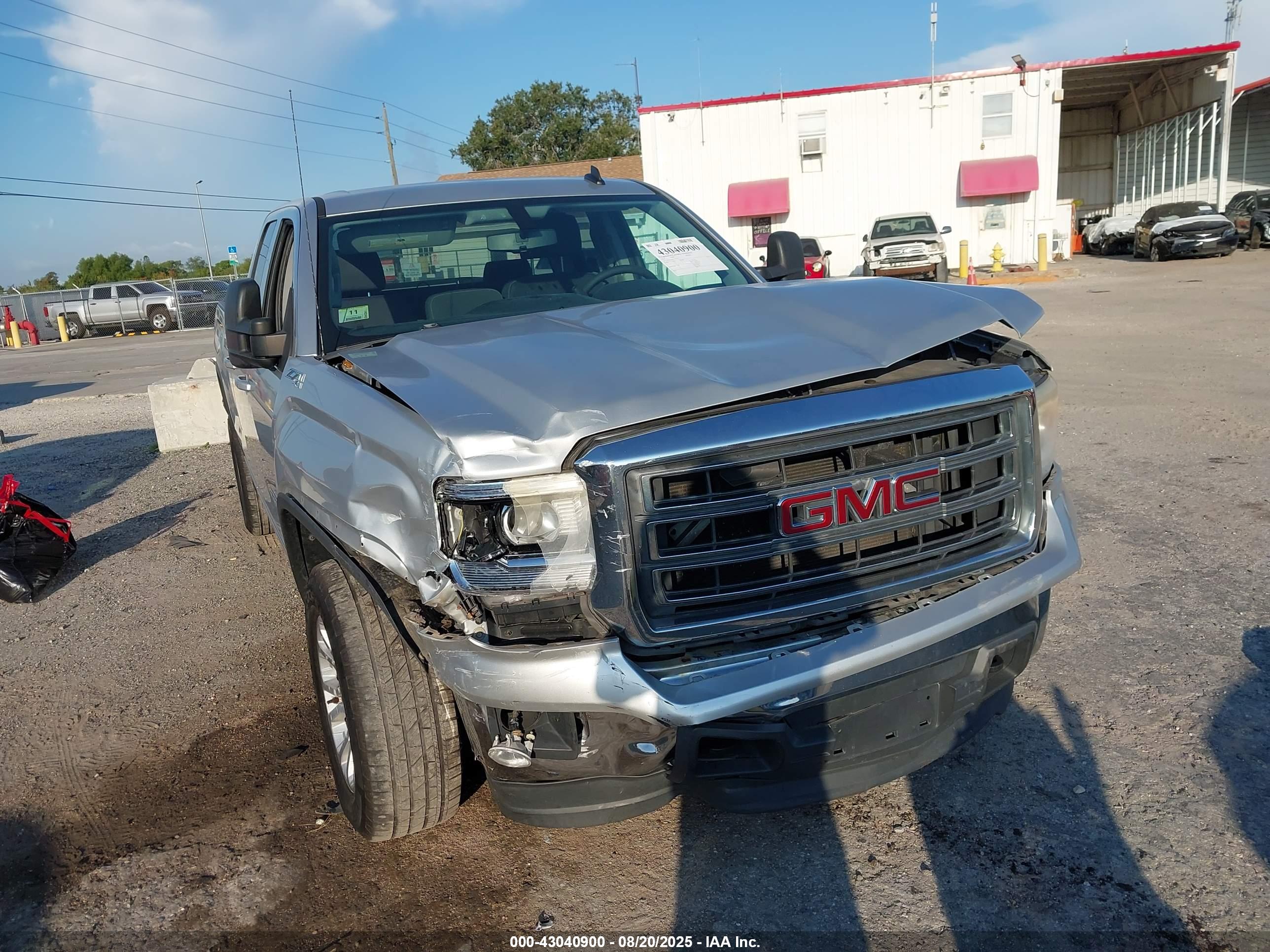 GMC SIERRA image 6