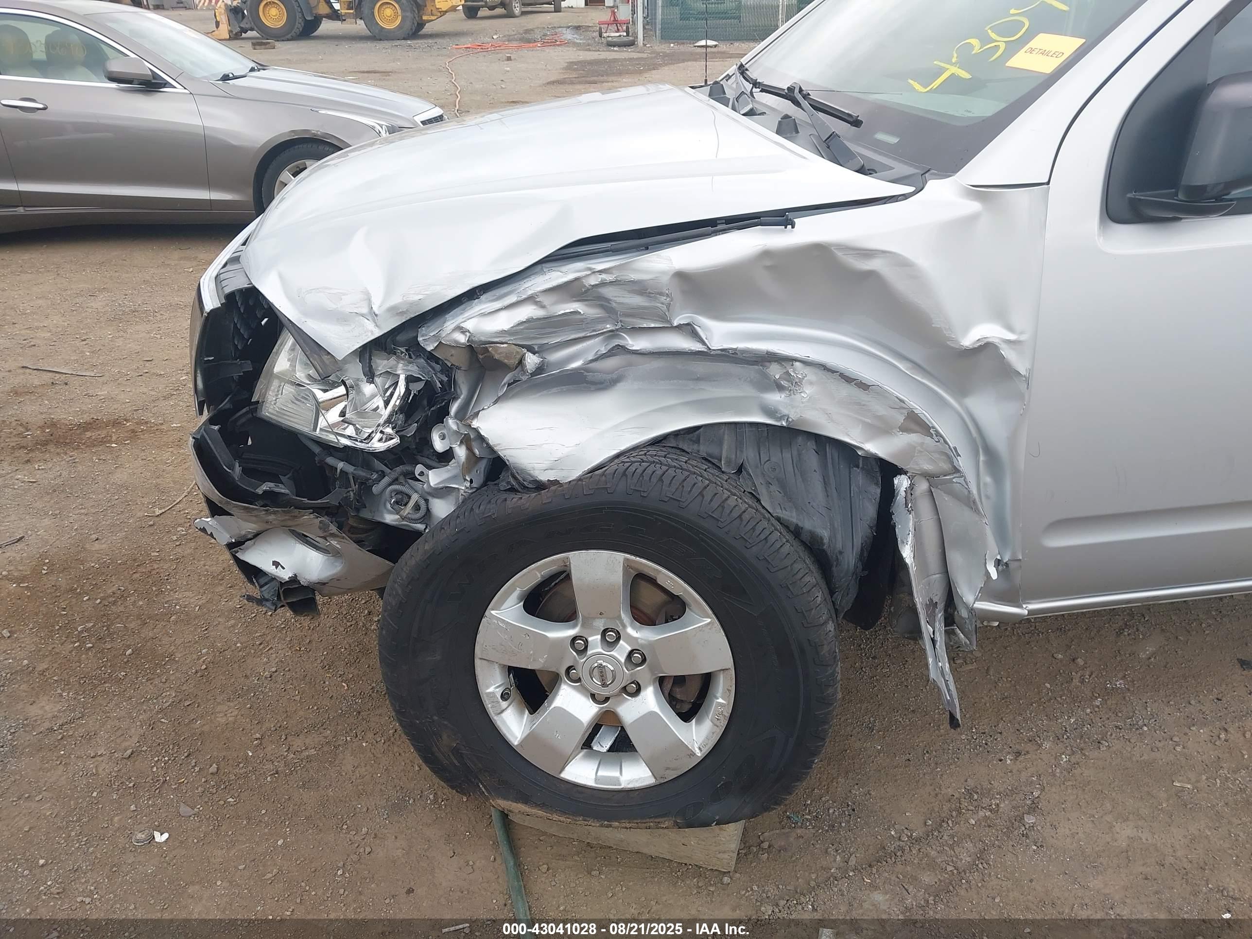 NISSAN FRONTIER image 6