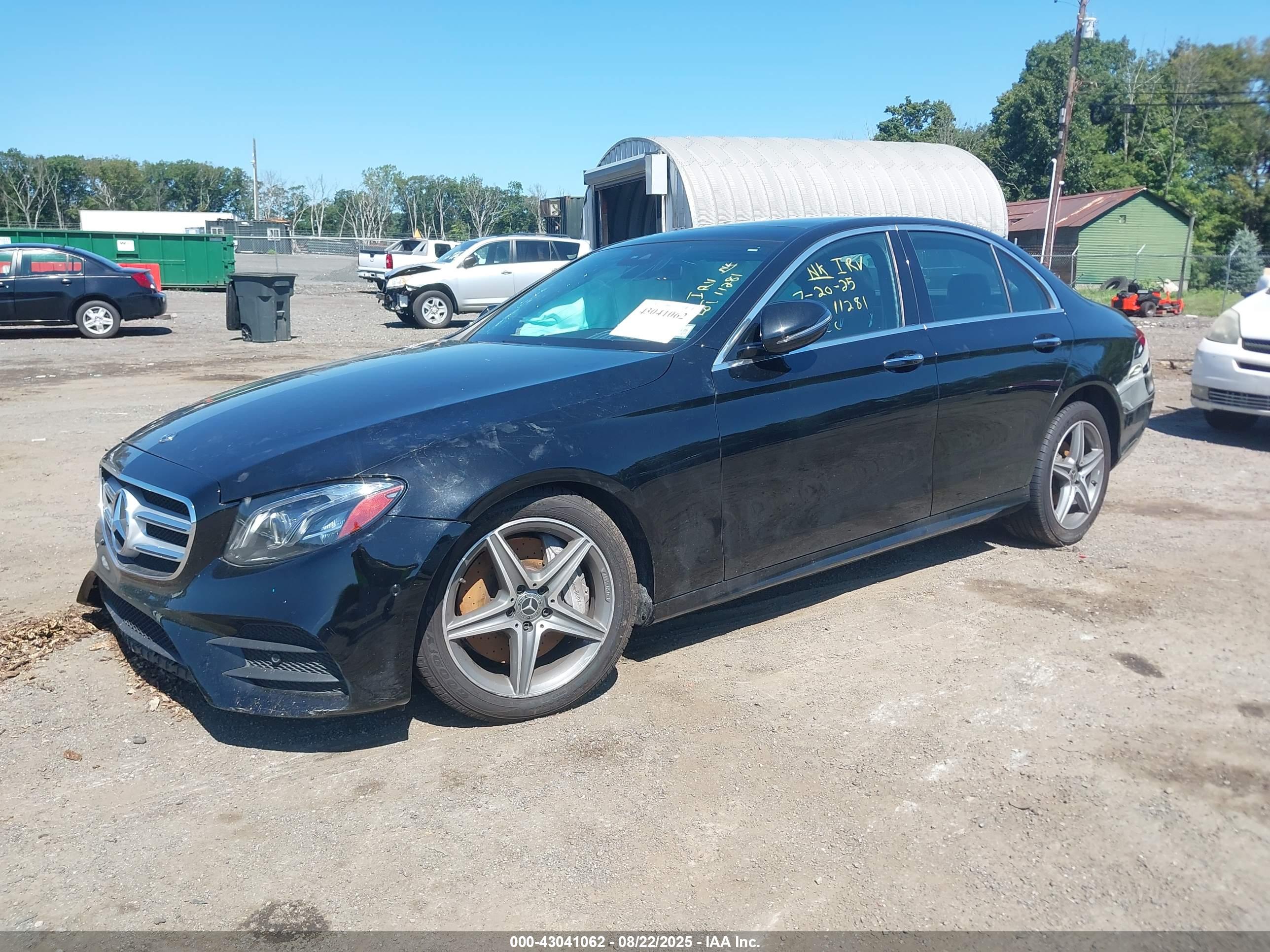 MERCEDES-BENZ E image 2