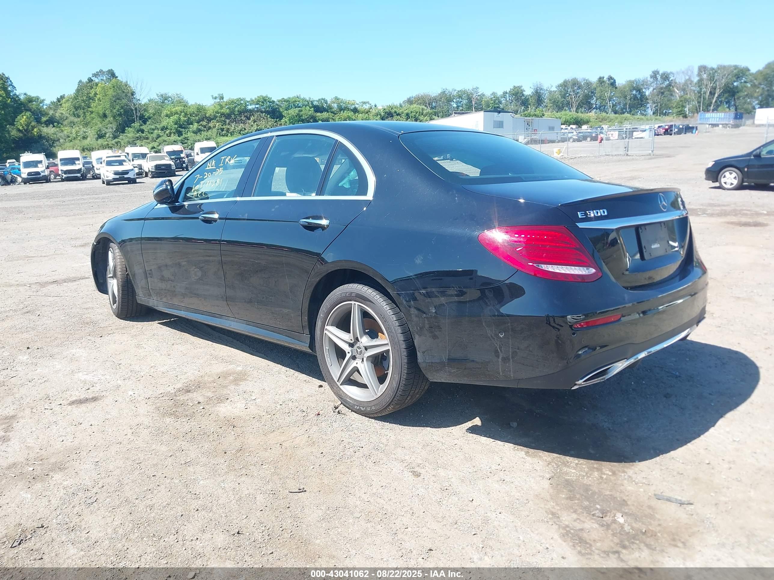 MERCEDES-BENZ E image 3