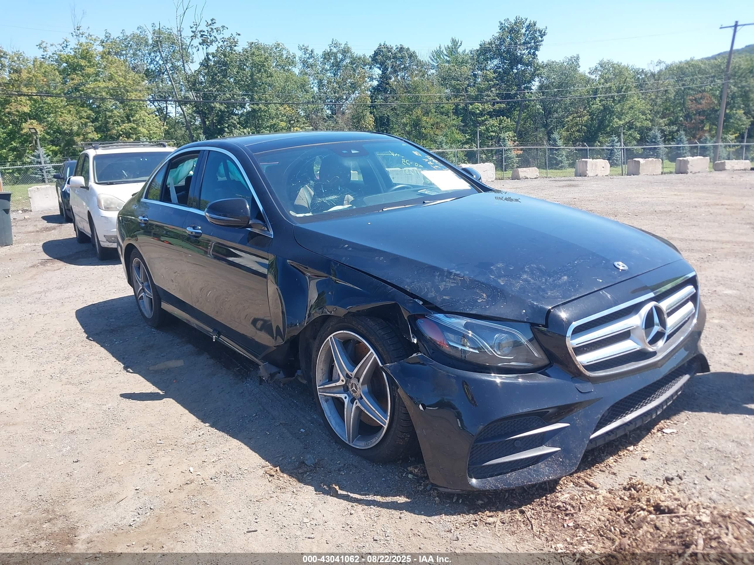 MERCEDES-BENZ E image 6