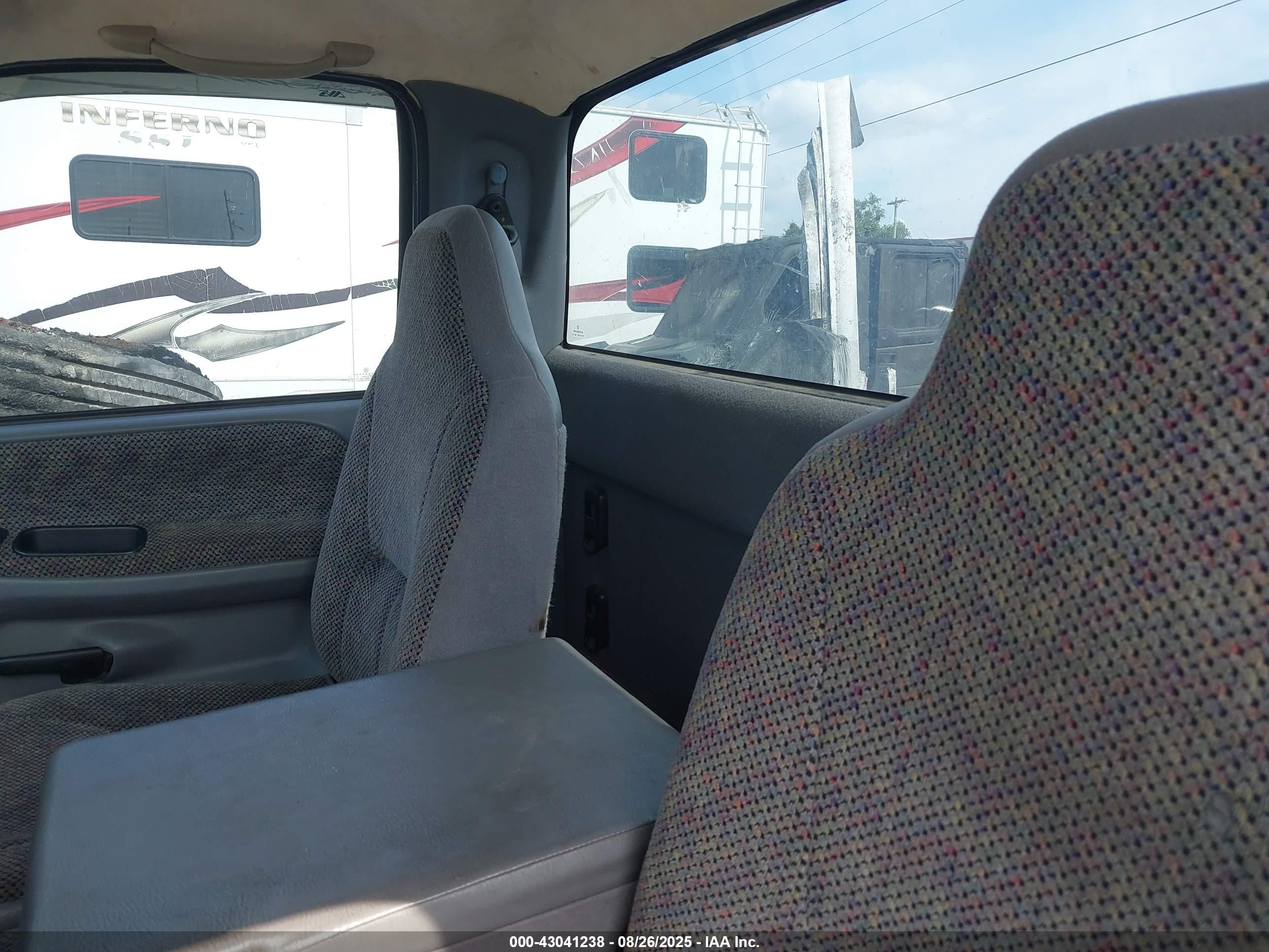 DODGE RAM image 7