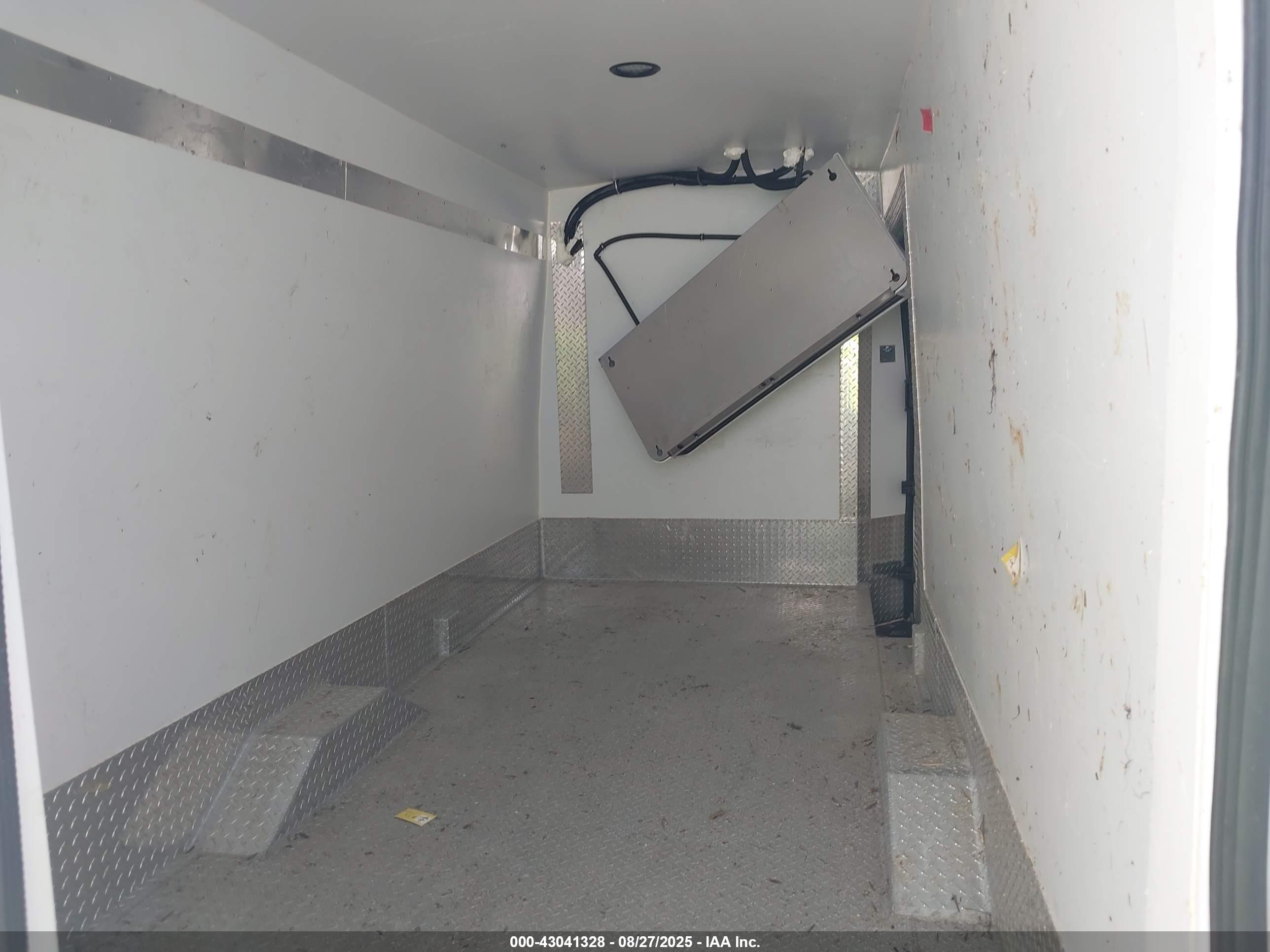FORD TRANSIT-350 image 7