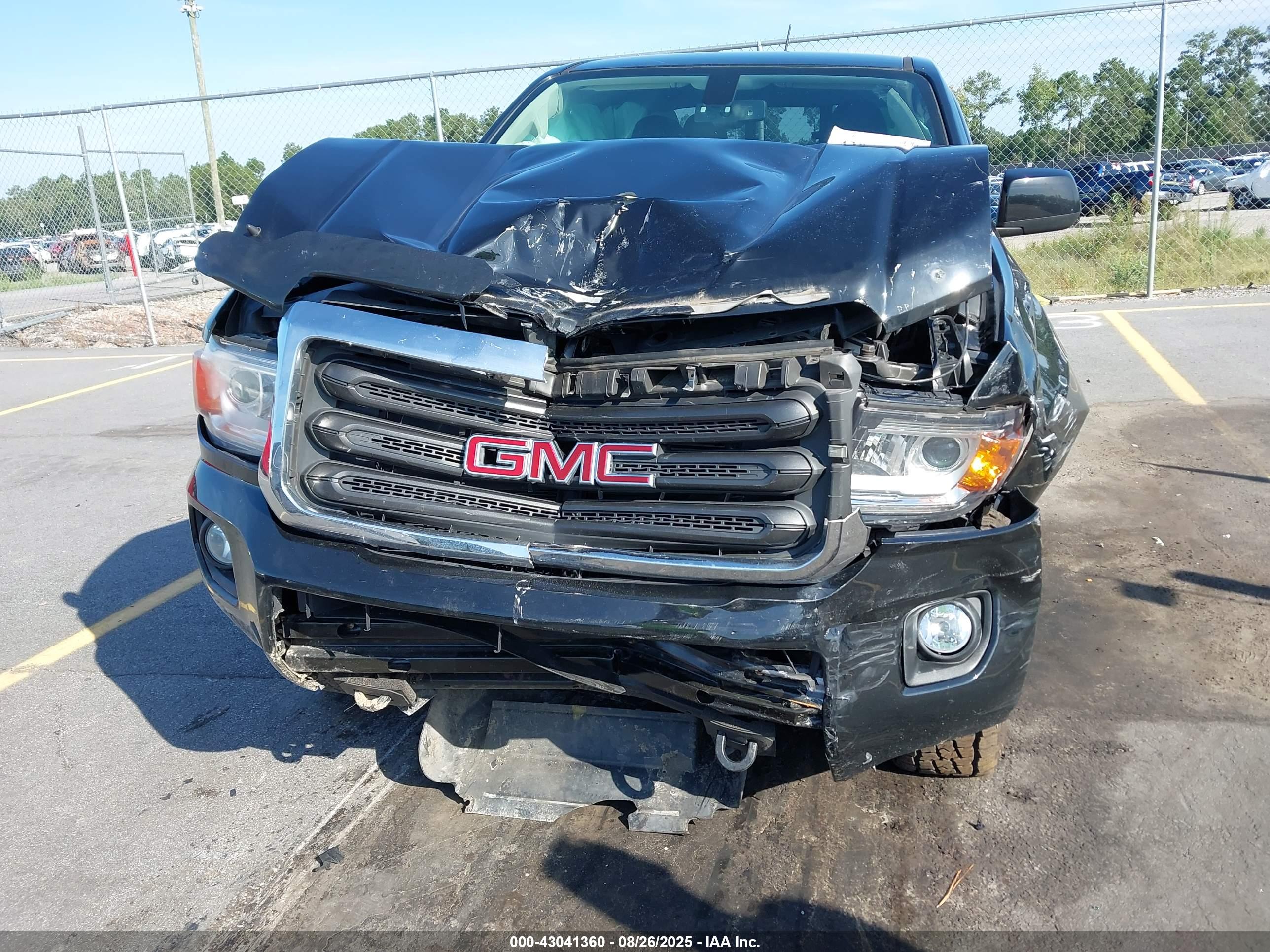 GMC CANYON image 6