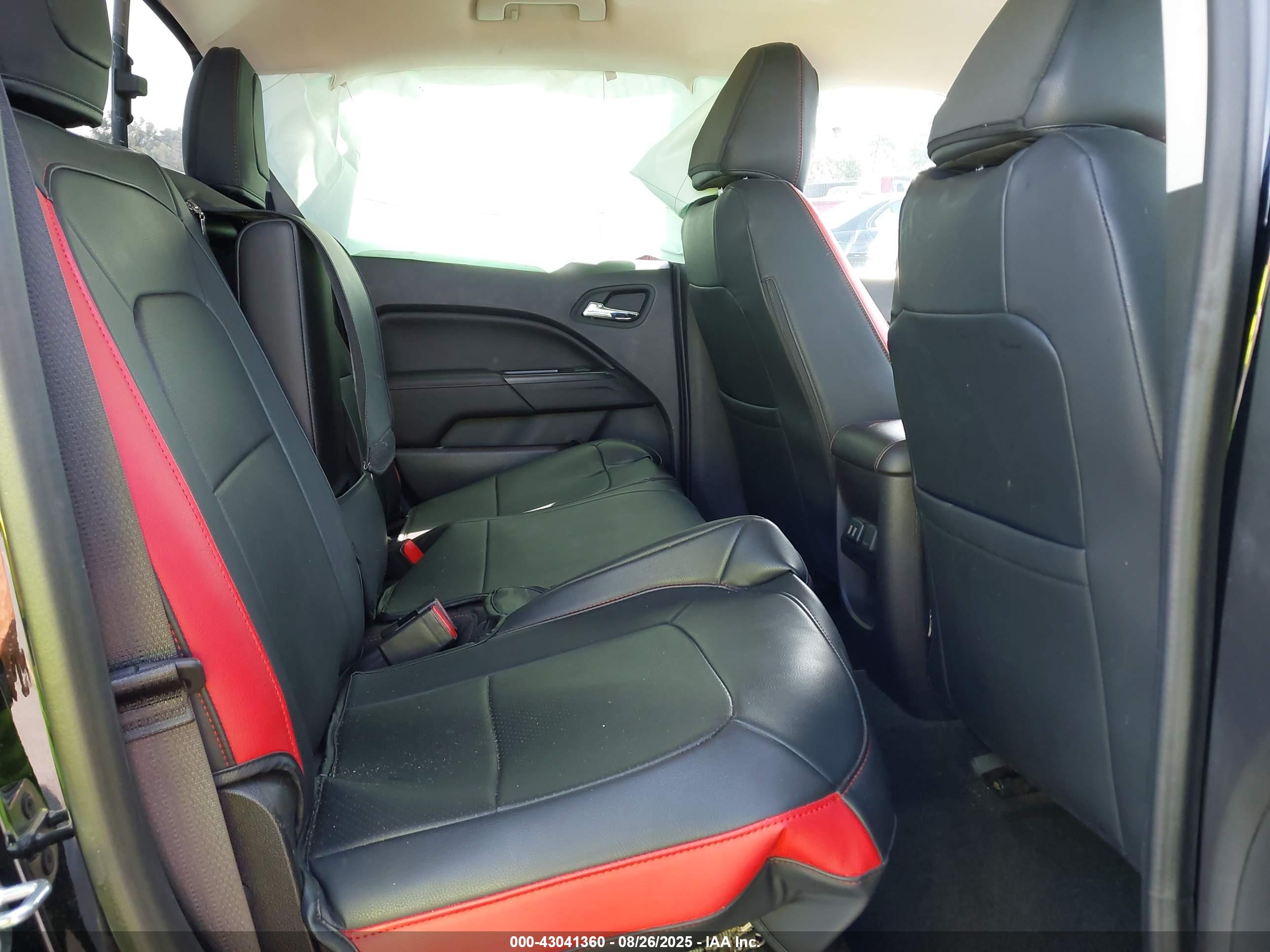GMC CANYON image 8