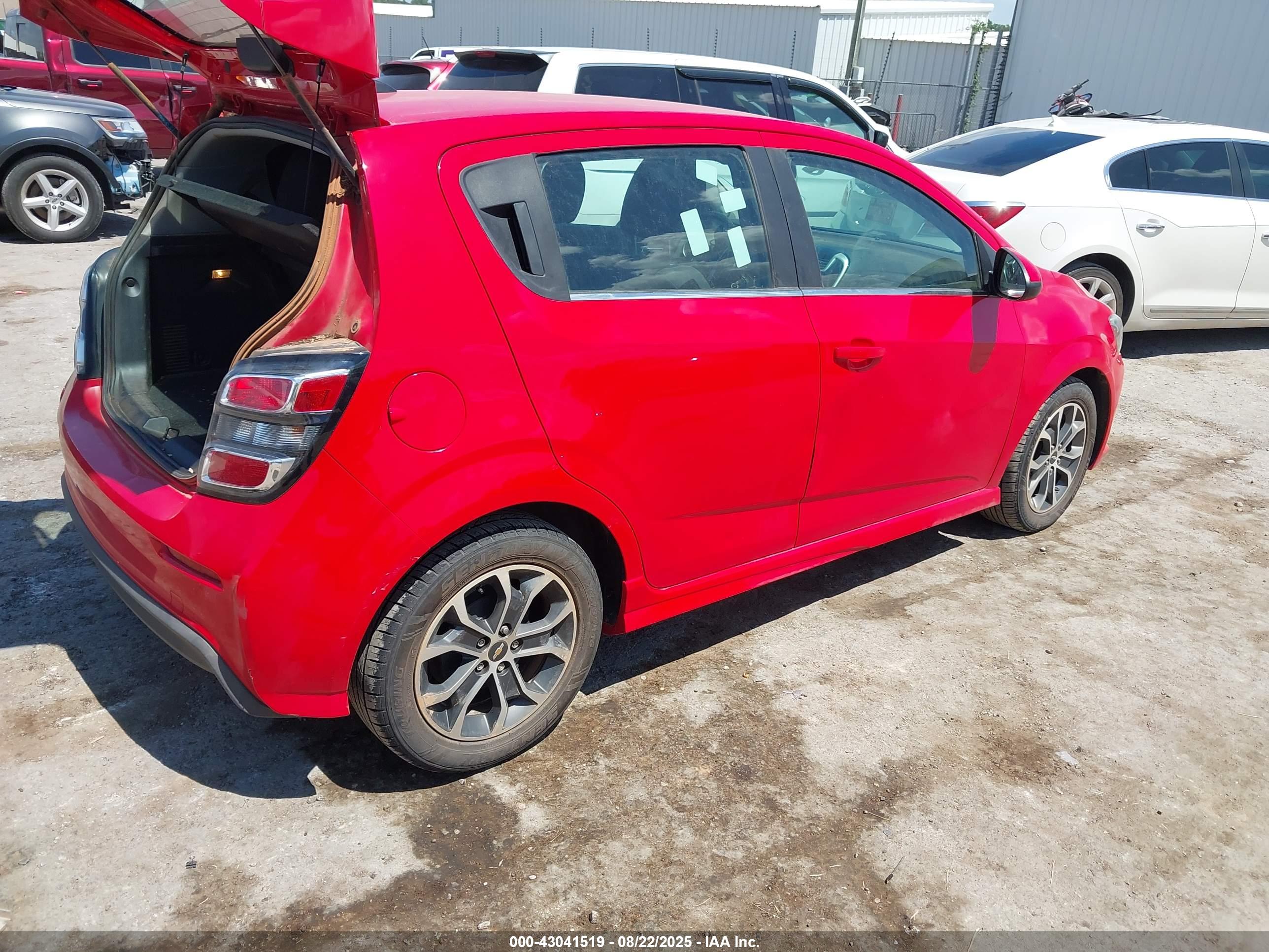 CHEVROLET SONIC image 4