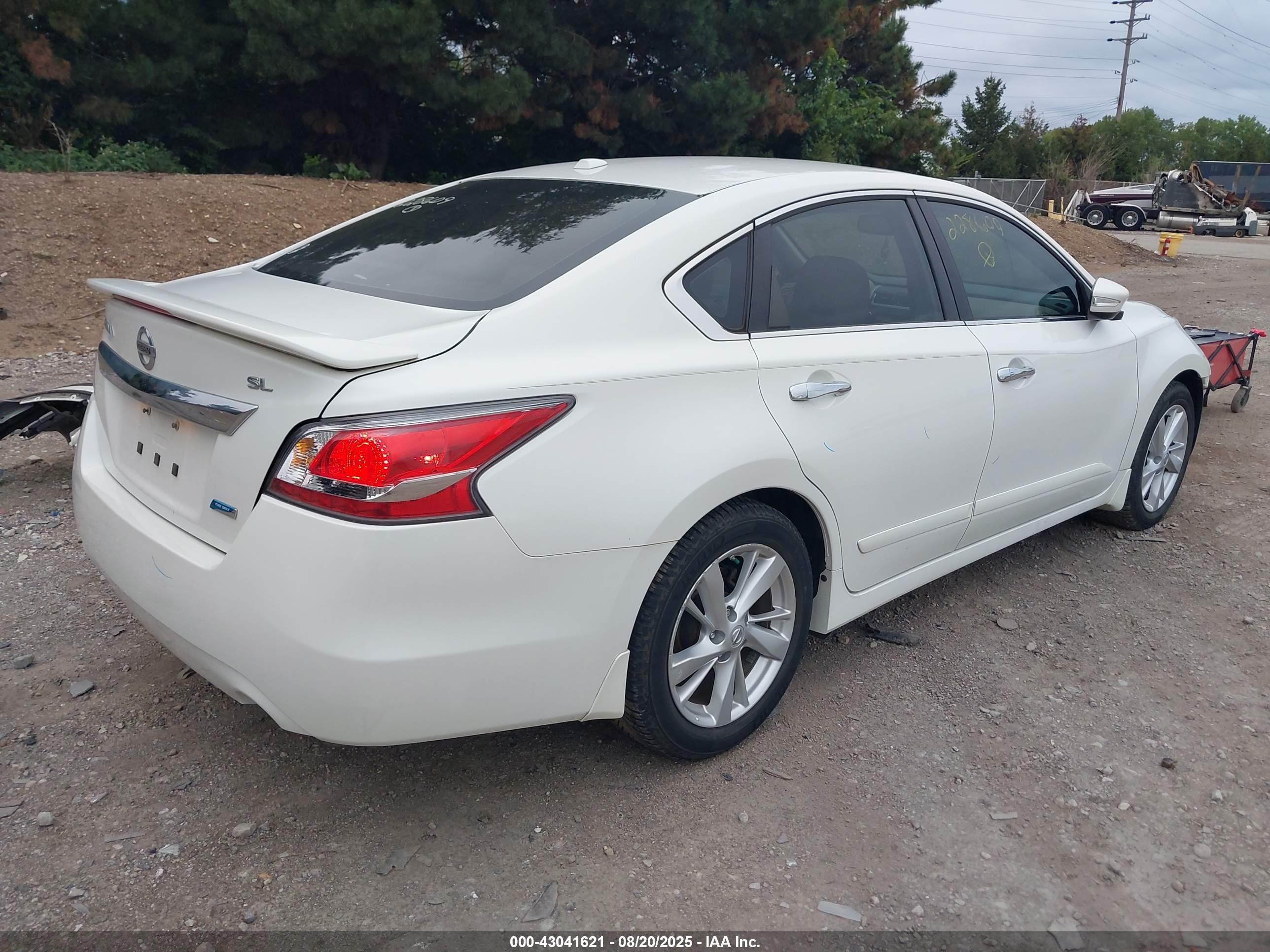 NISSAN ALTIMA image 4