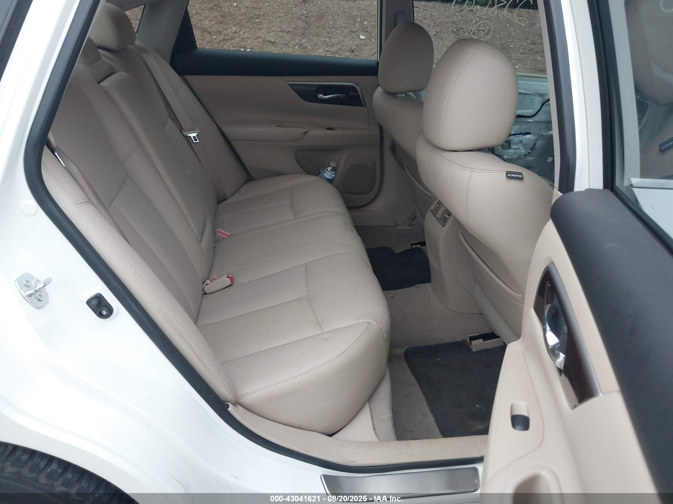 NISSAN ALTIMA image 8