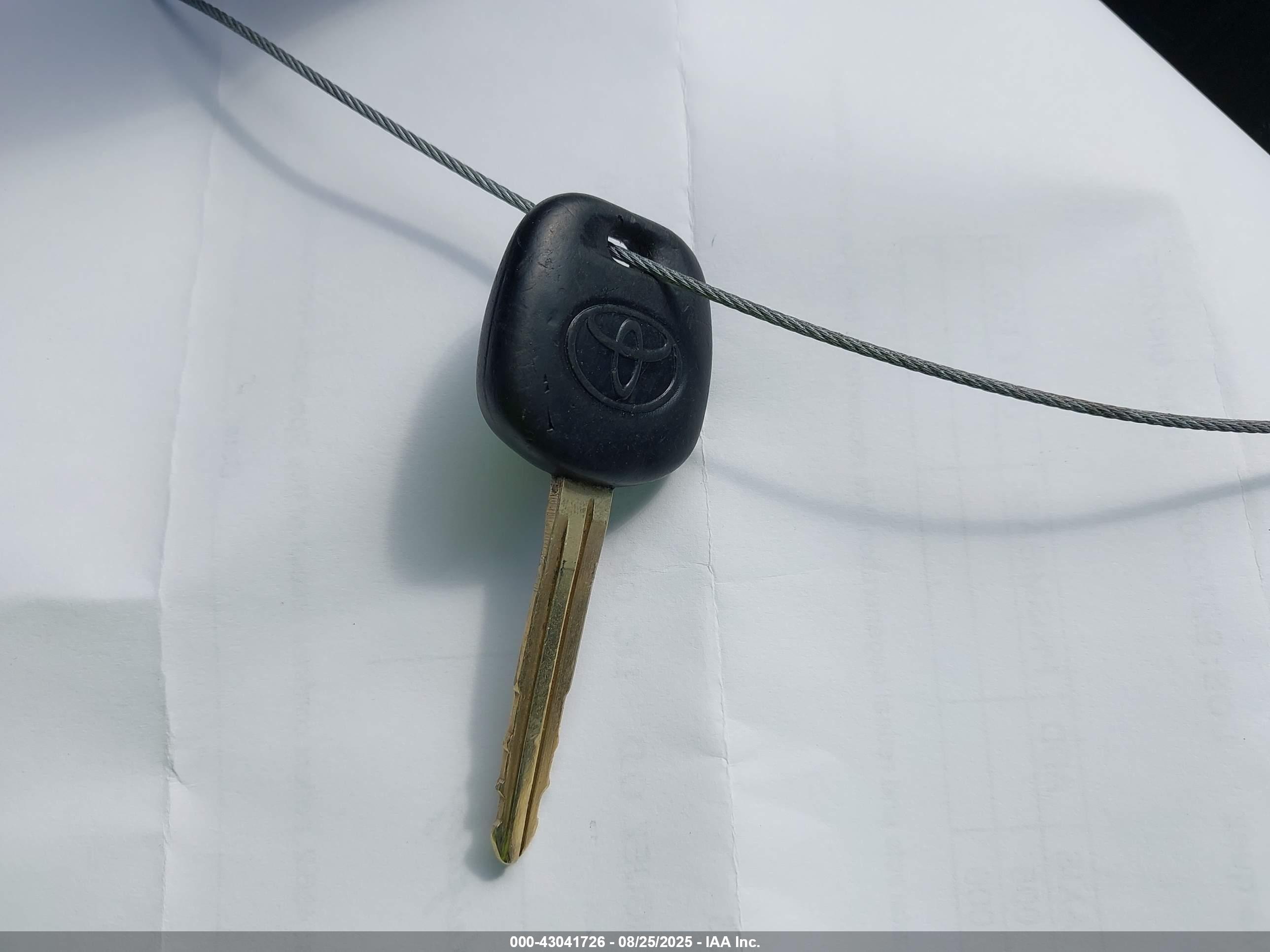TOYOTA CAMRY image 11