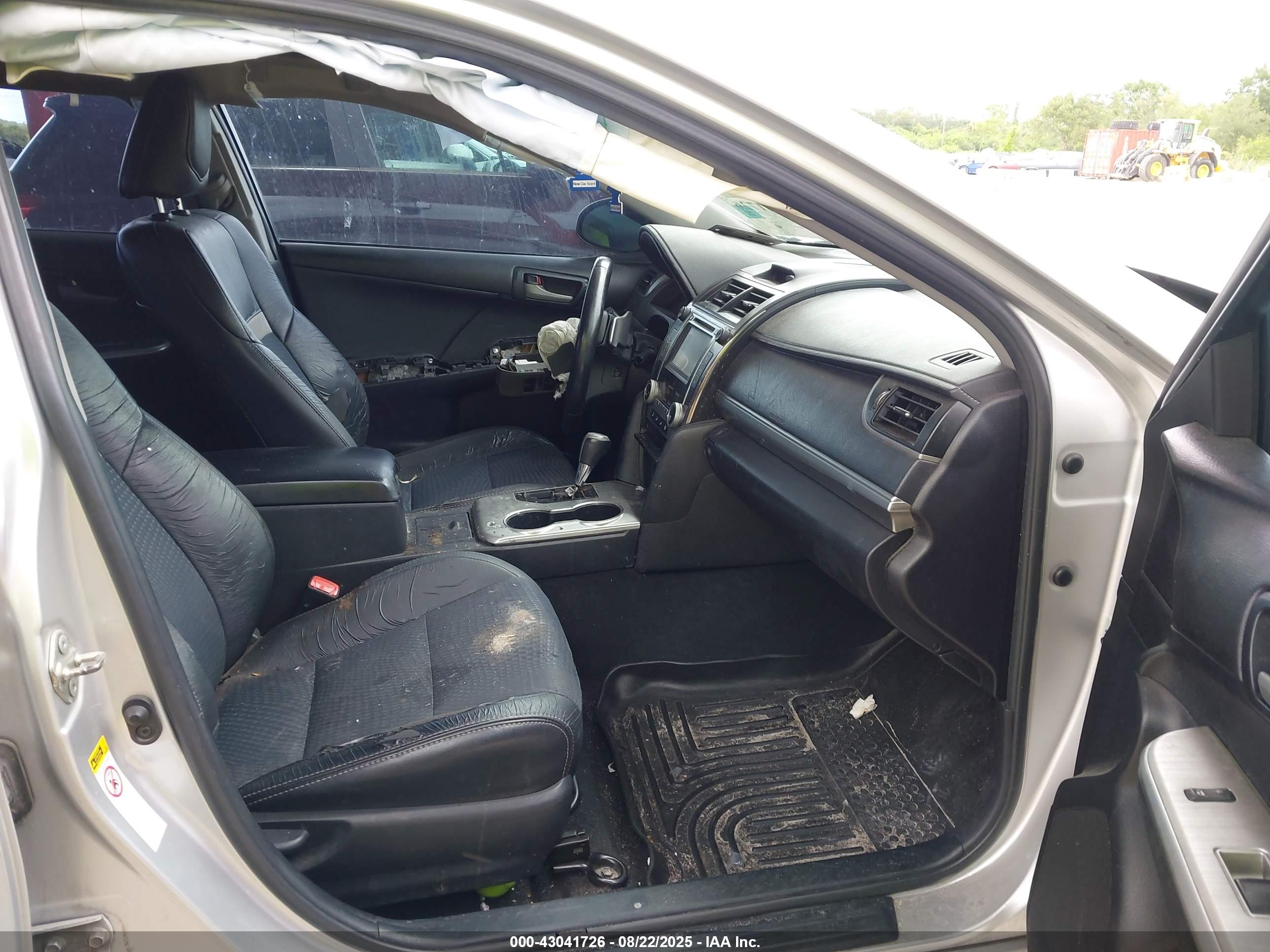 TOYOTA CAMRY image 5