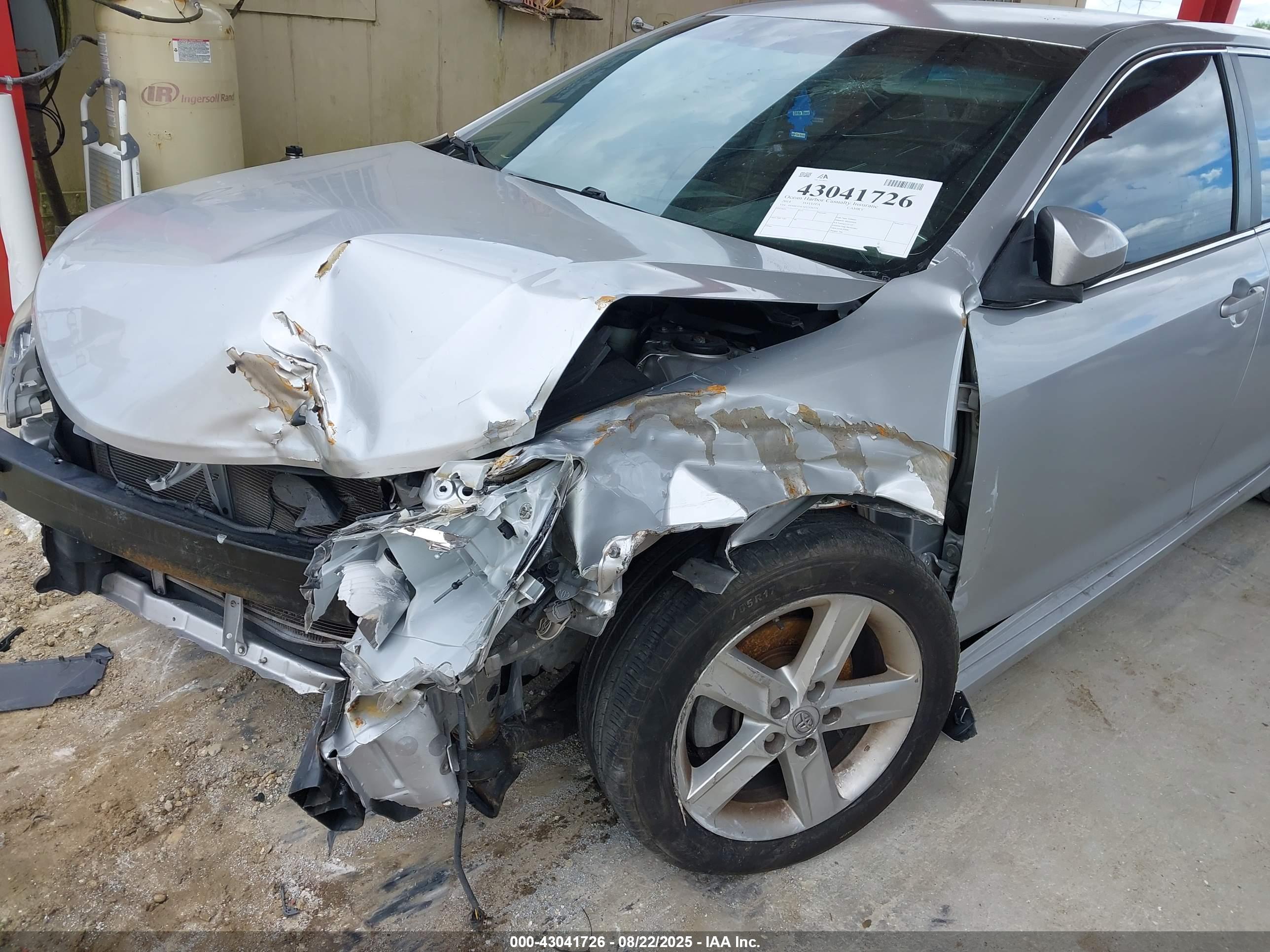 TOYOTA CAMRY image 6