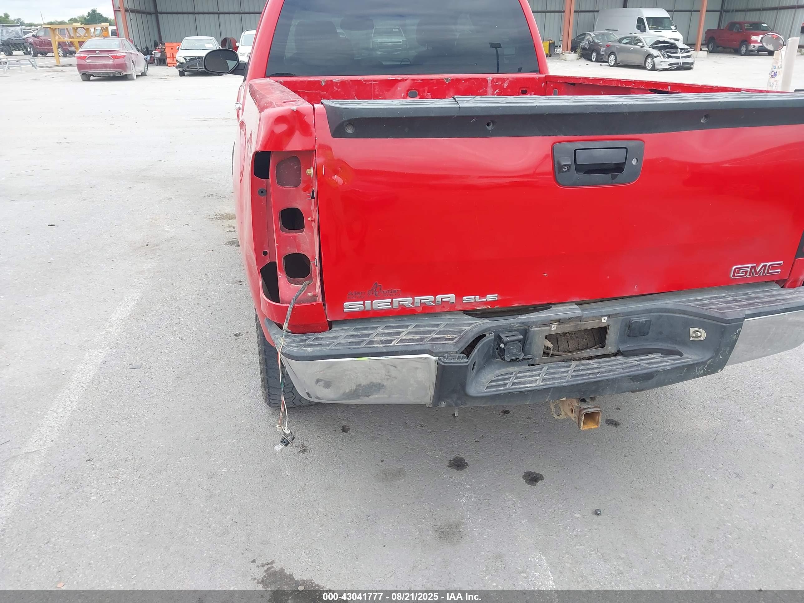 GMC SIERRA image 6