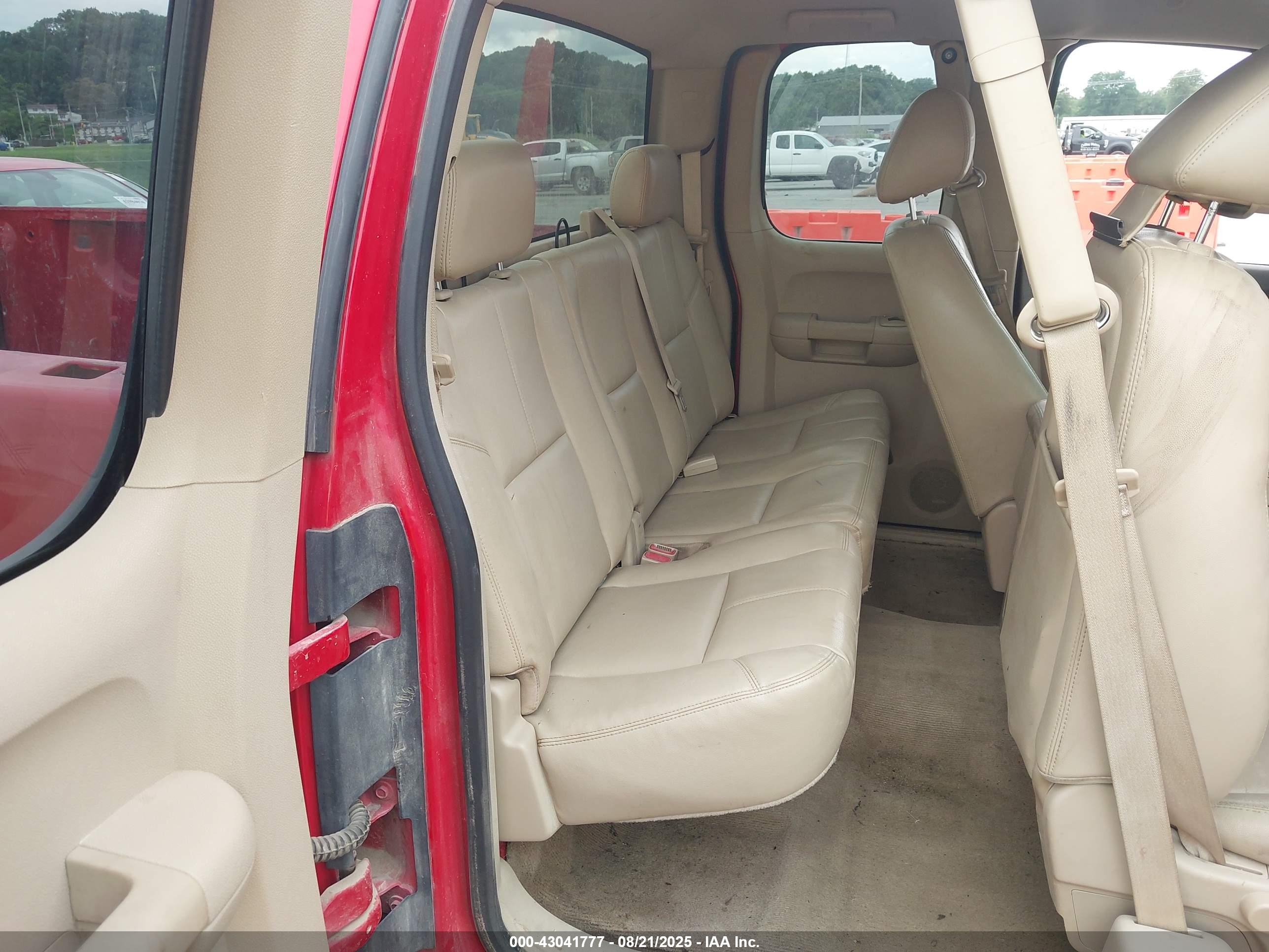 GMC SIERRA image 8