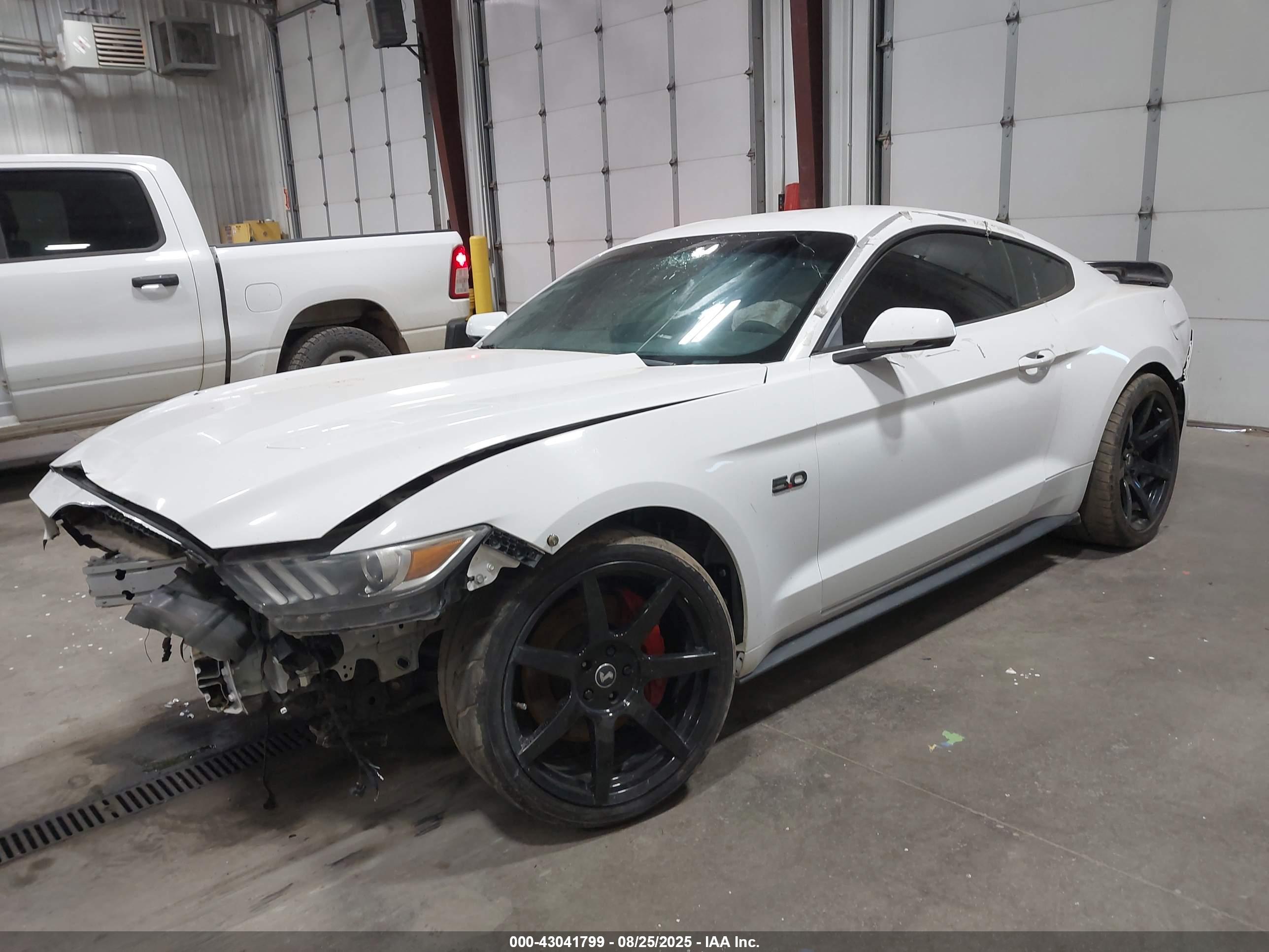 FORD MUSTANG image 2