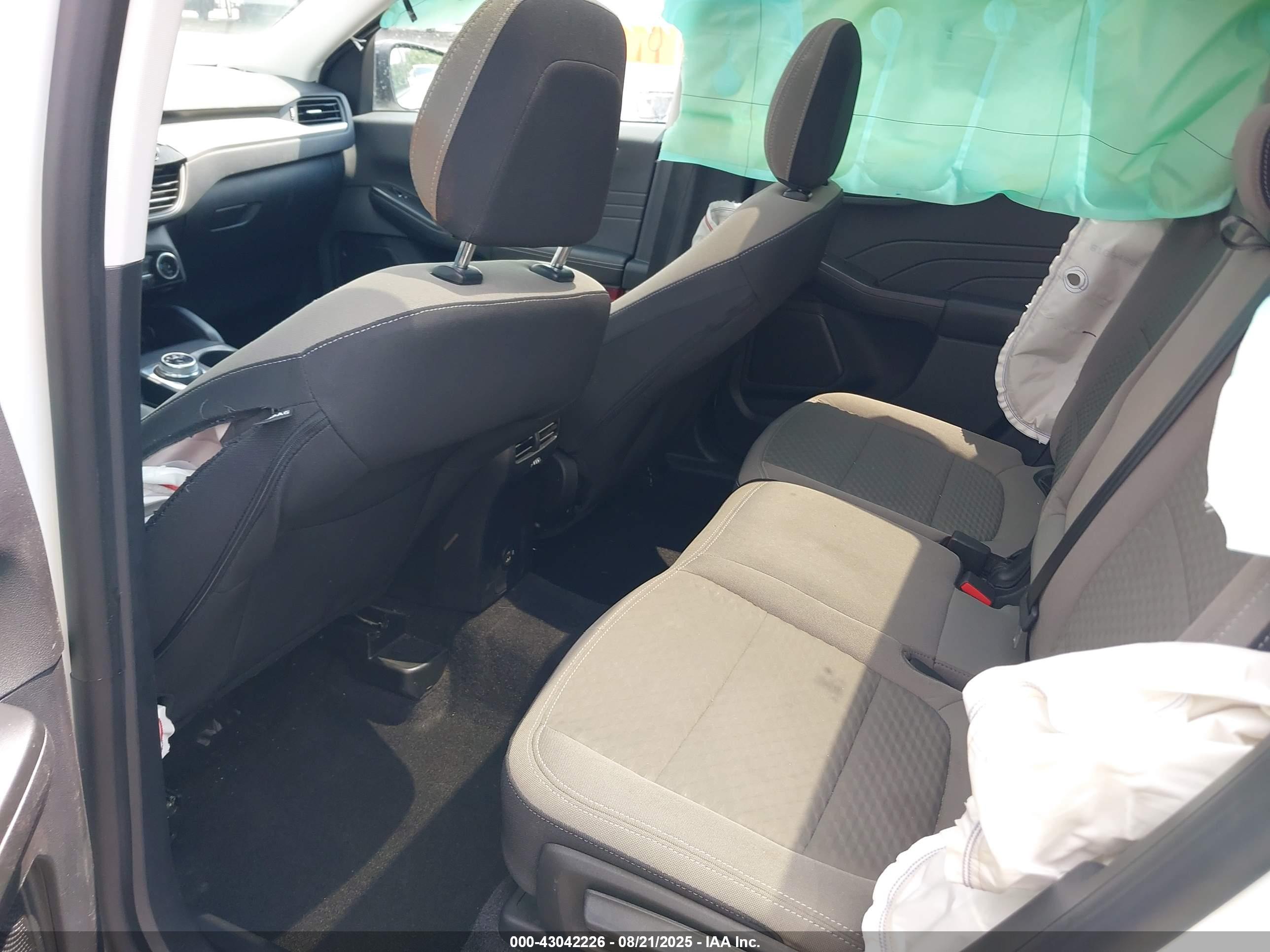 FORD ESCAPE image 8