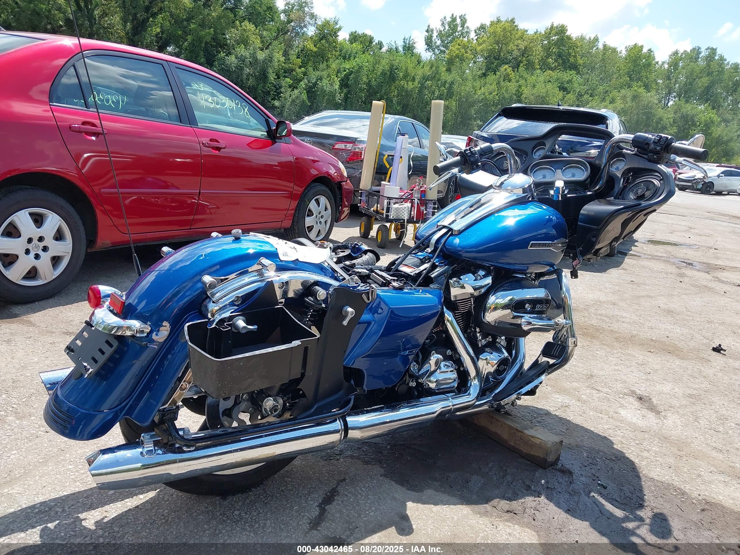 HARLEY-DAVIDSON FLTRX image 4