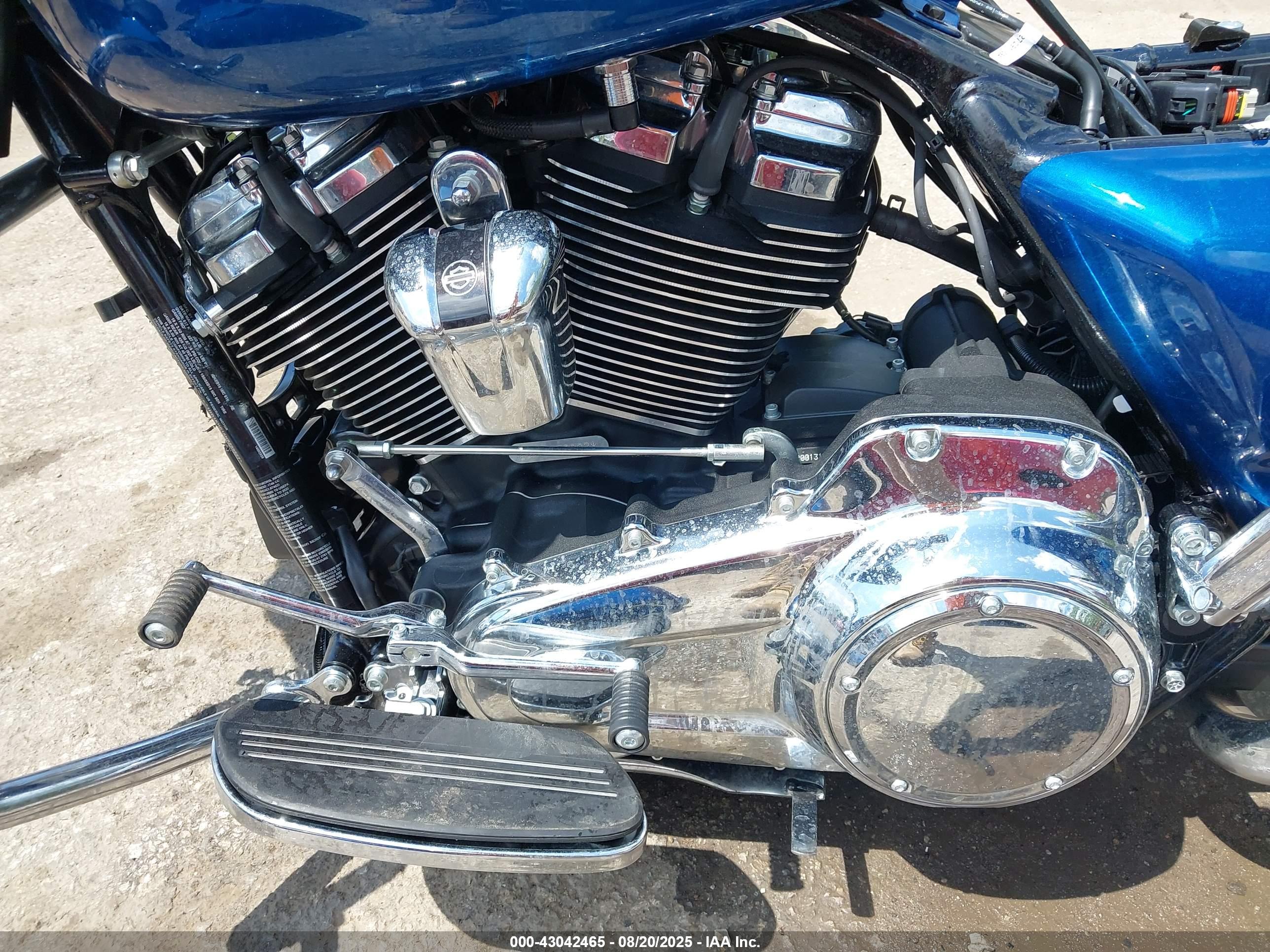 HARLEY-DAVIDSON FLTRX image 9