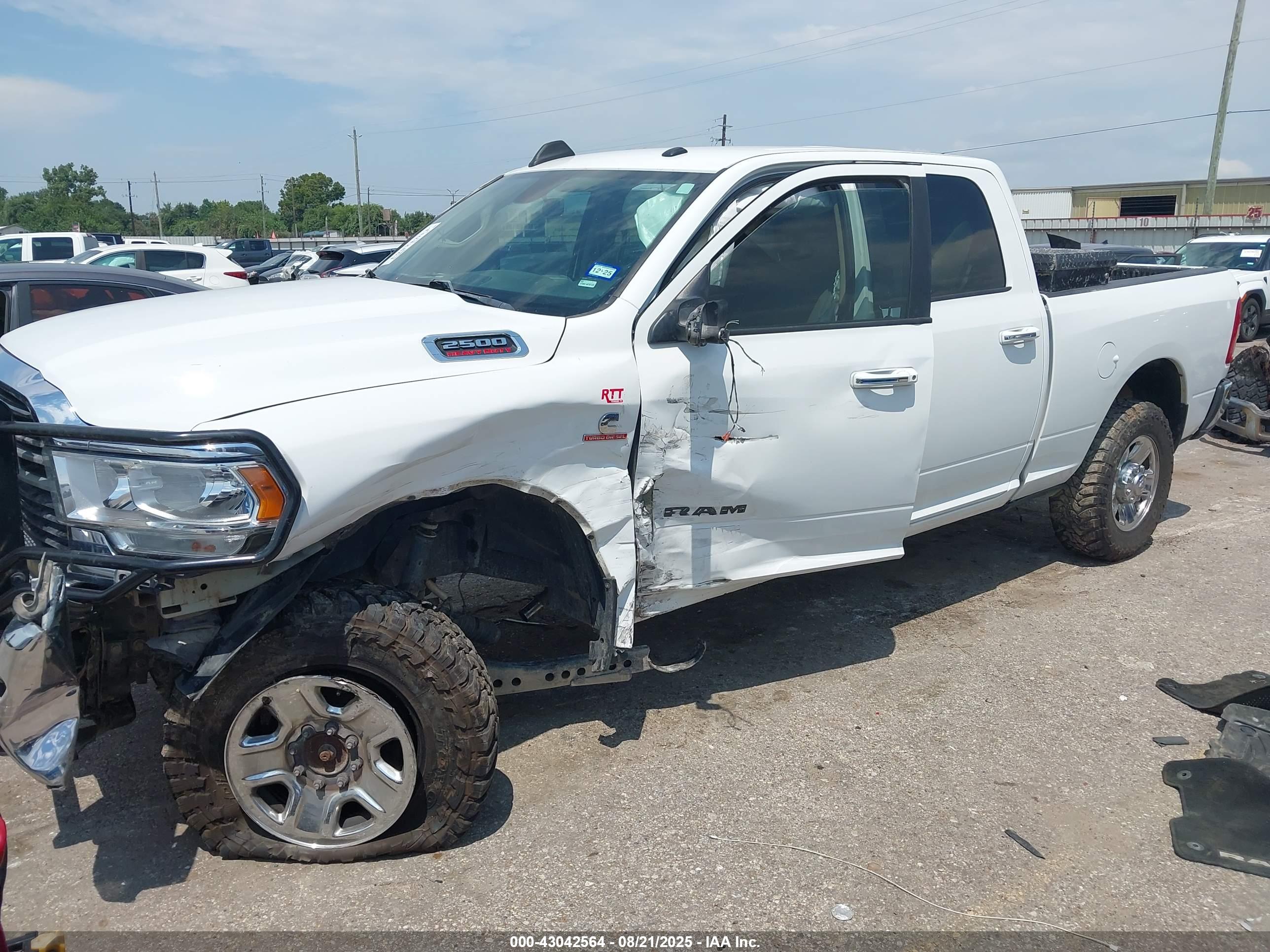 RAM 2500 image 2