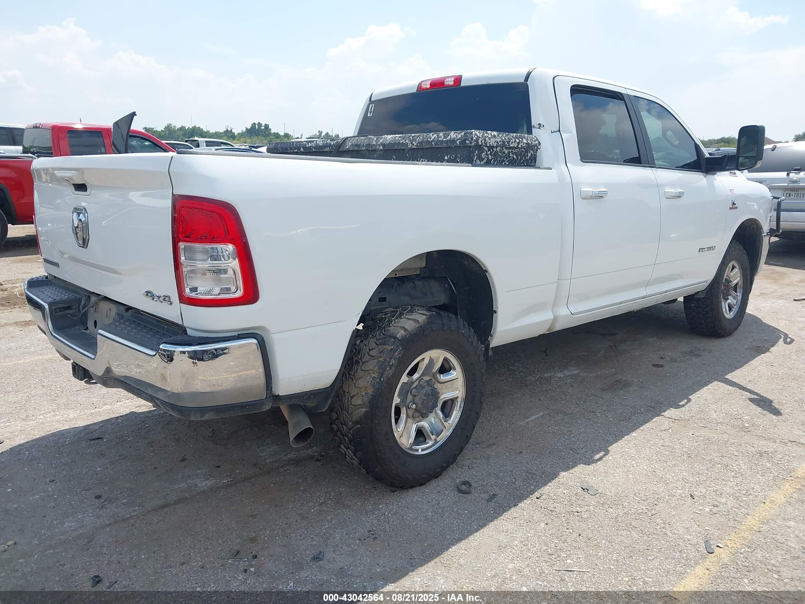 RAM 2500 image 4