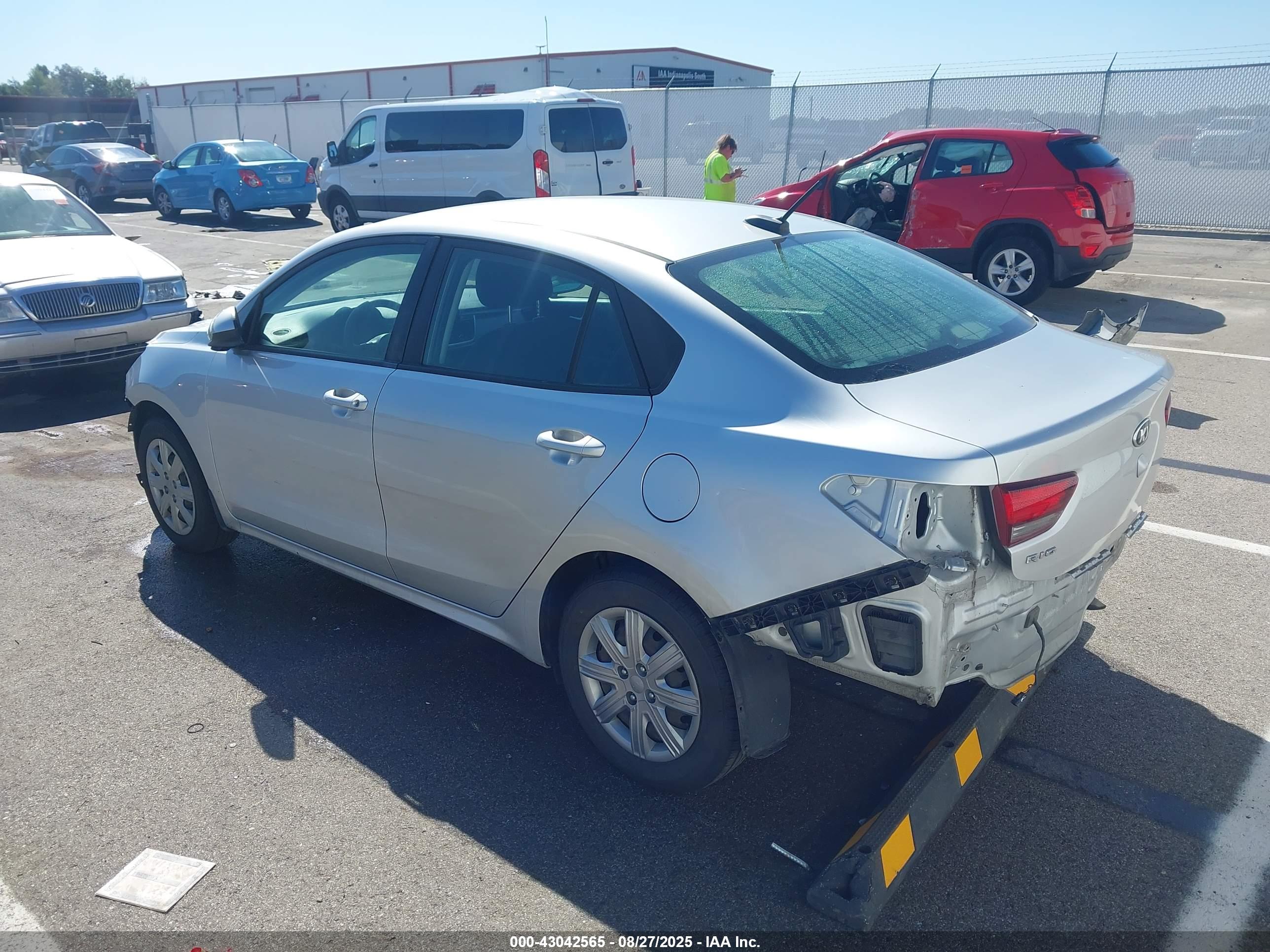 KIA RIO image 3