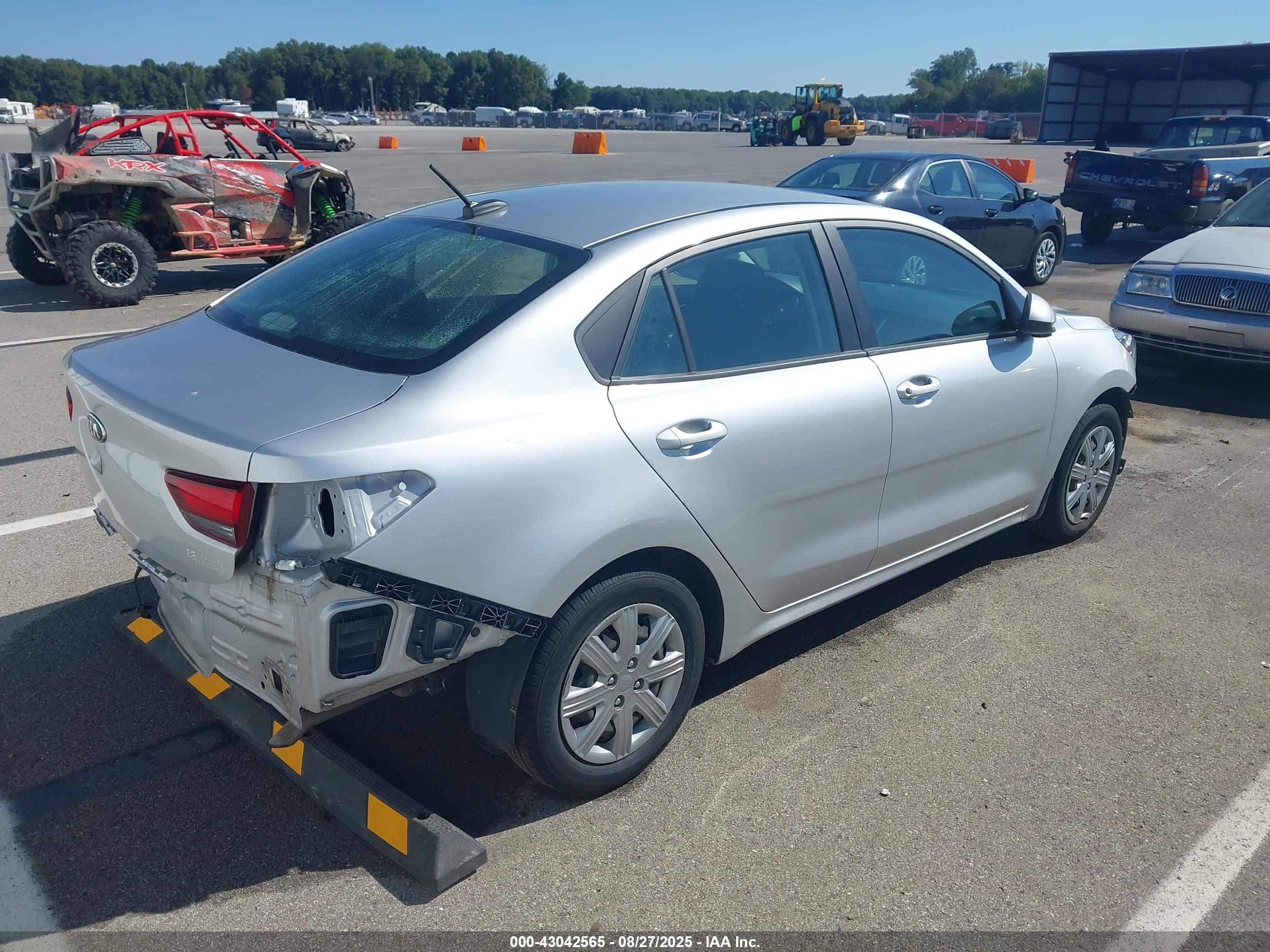 KIA RIO image 4