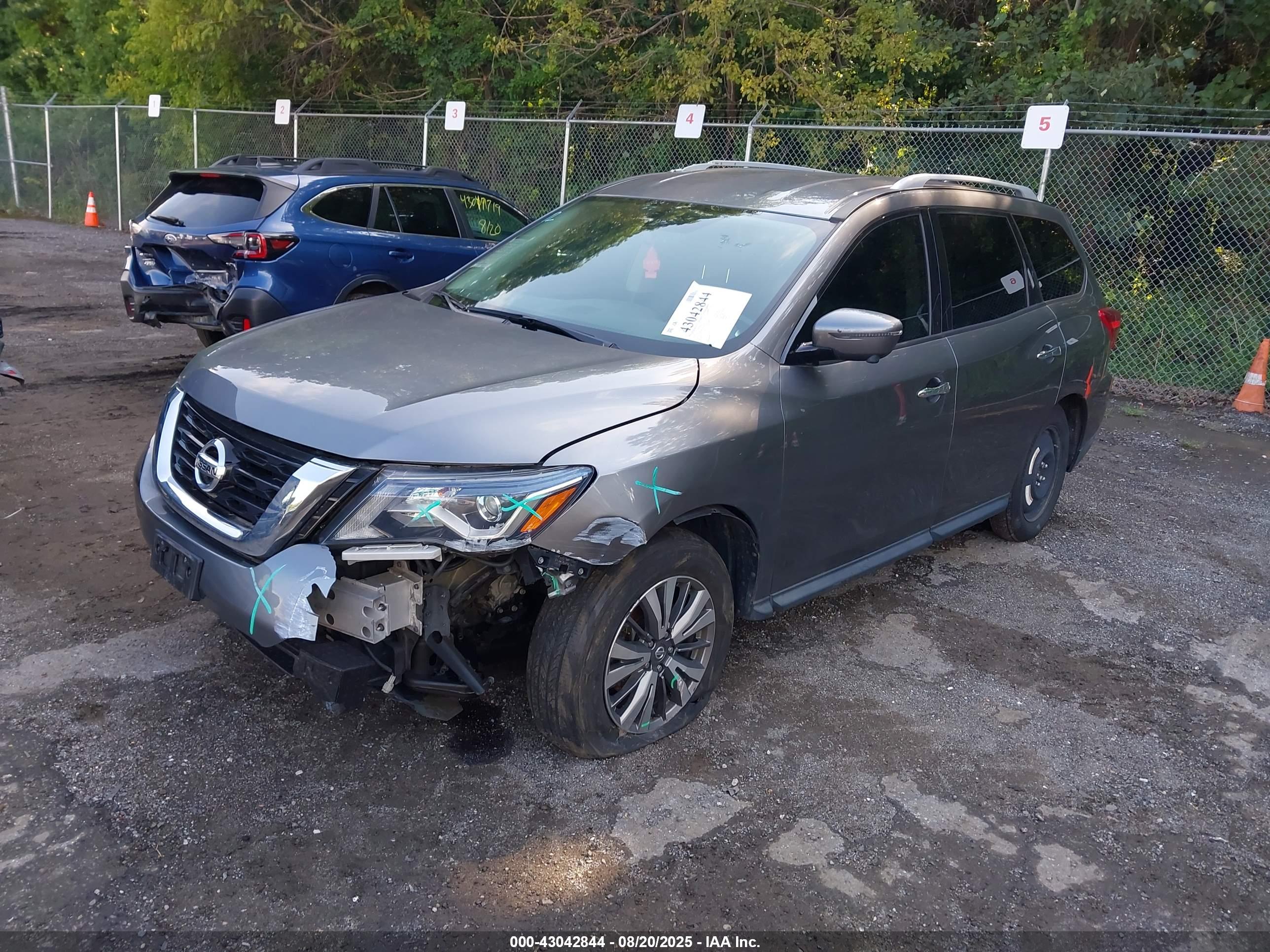 NISSAN PATHFINDER image 2