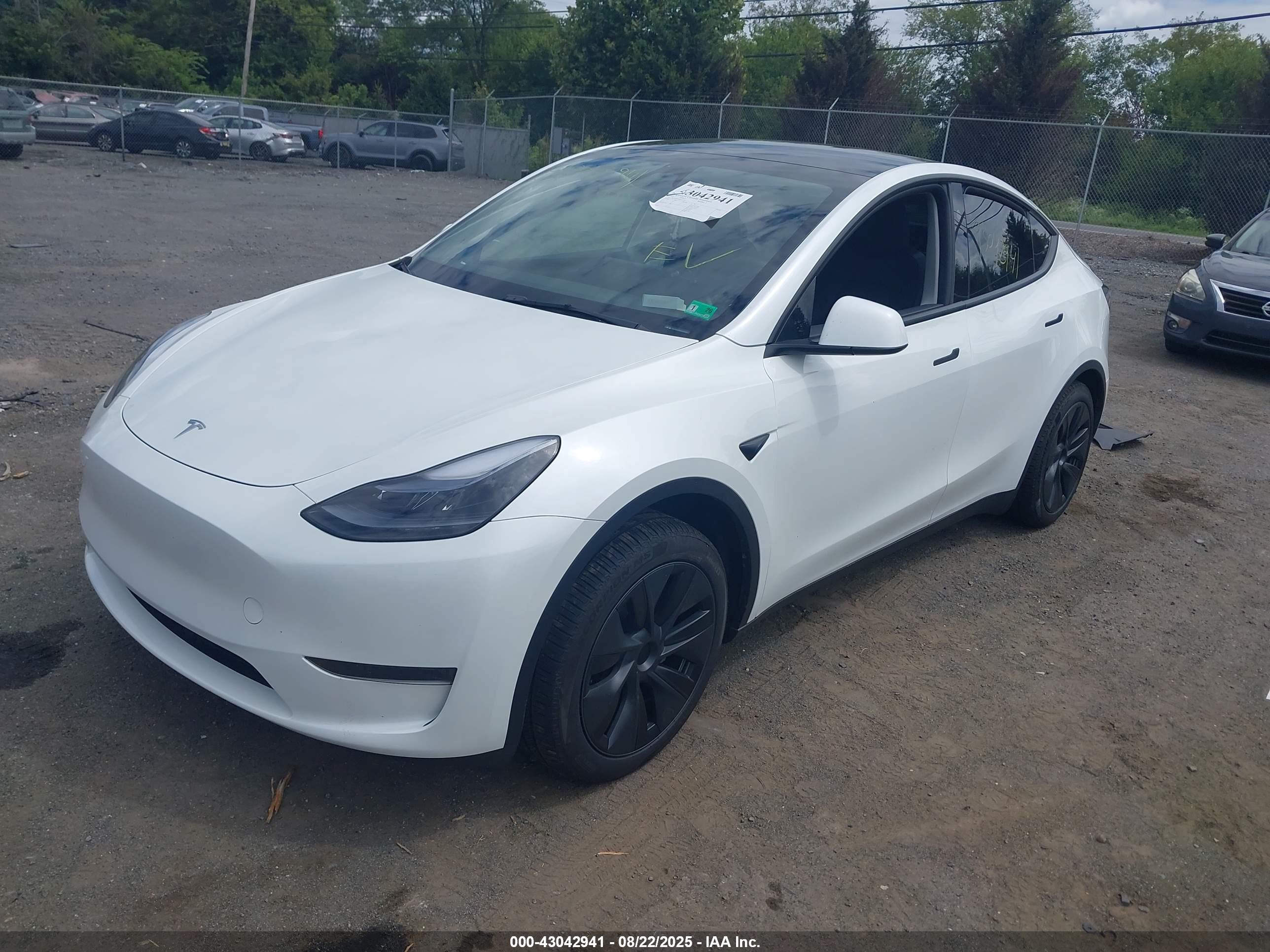 TESLA MODEL image 2