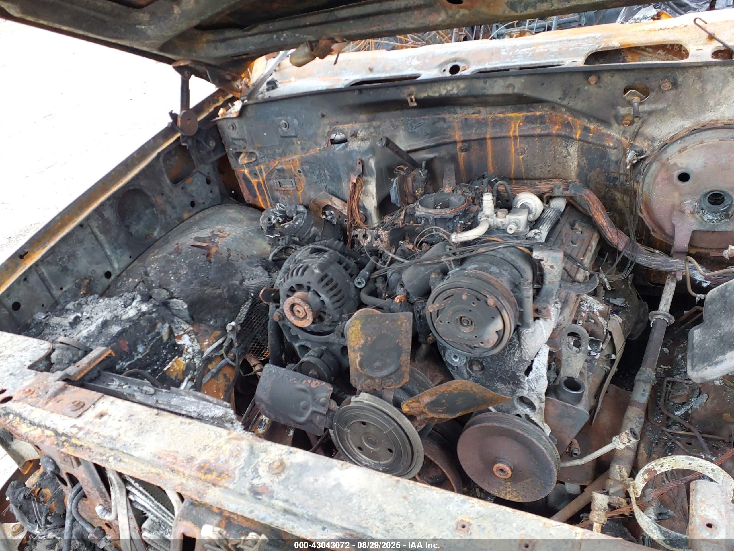 CHEVROLET SUBURBAN image 10