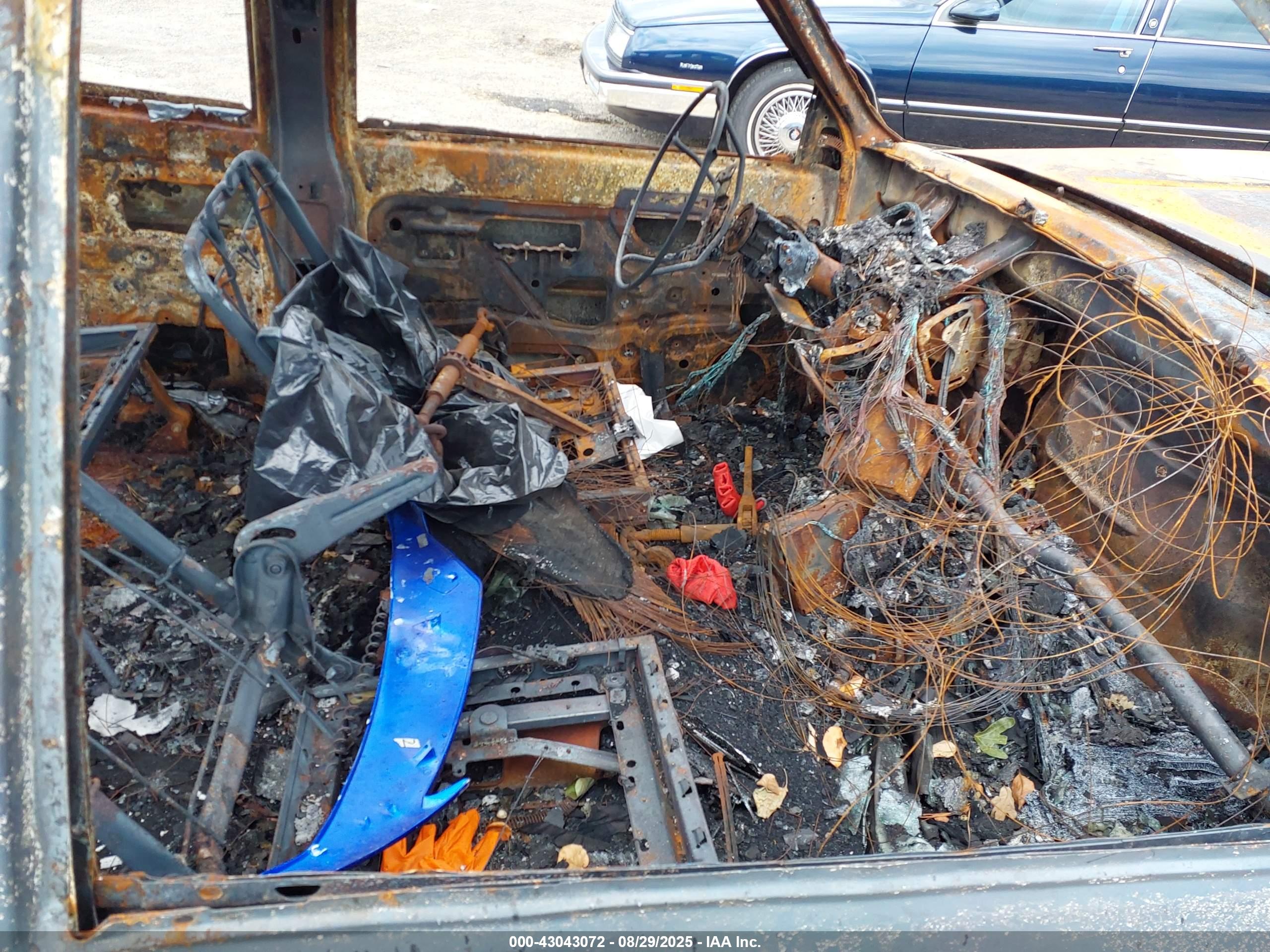 CHEVROLET SUBURBAN image 5