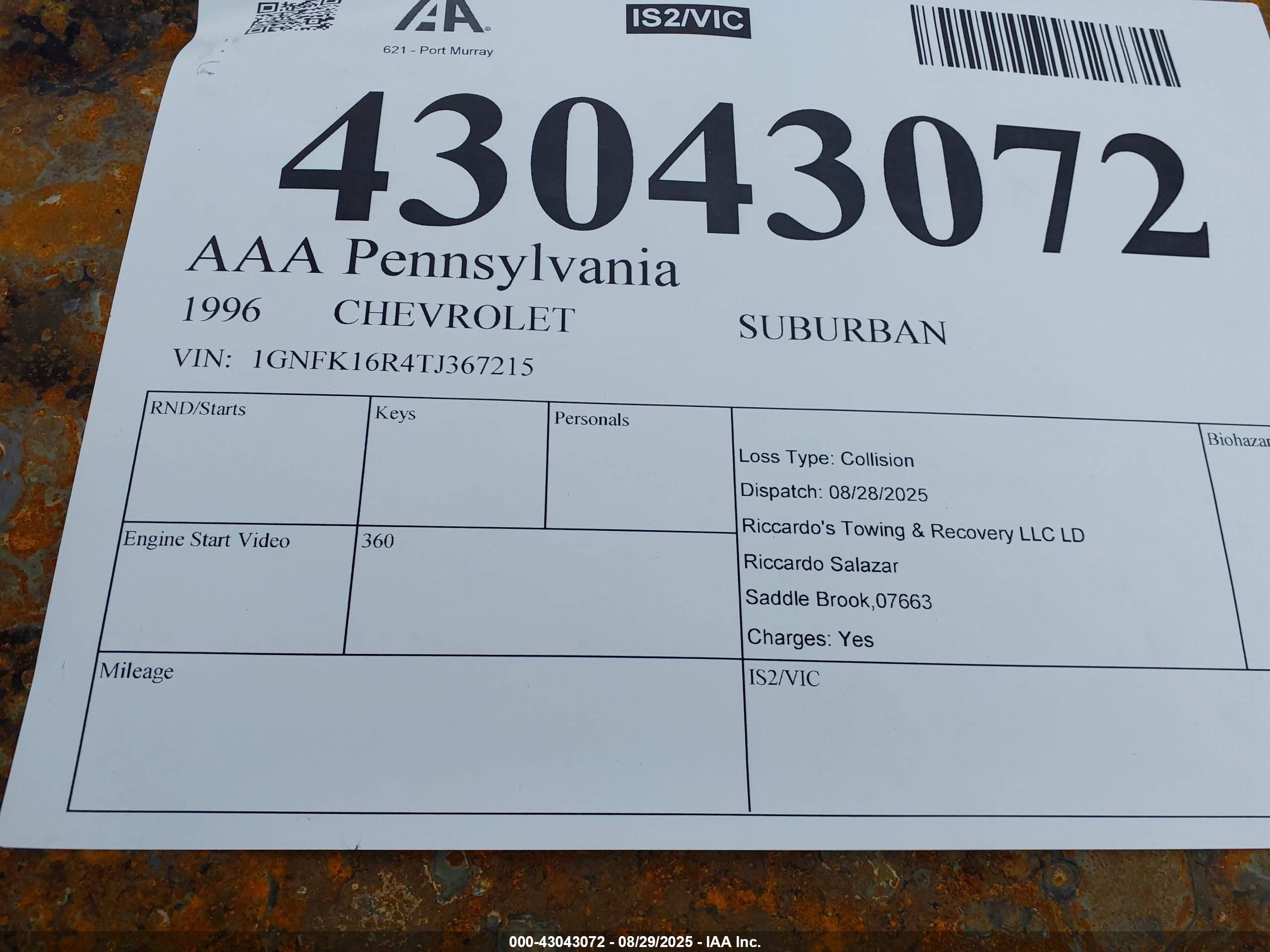 CHEVROLET SUBURBAN image 9