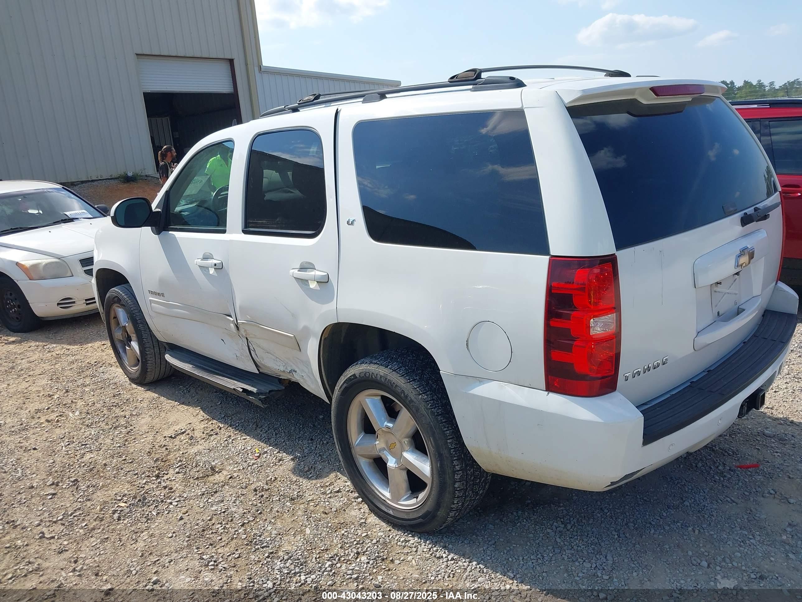CHEVROLET TAHOE image 3