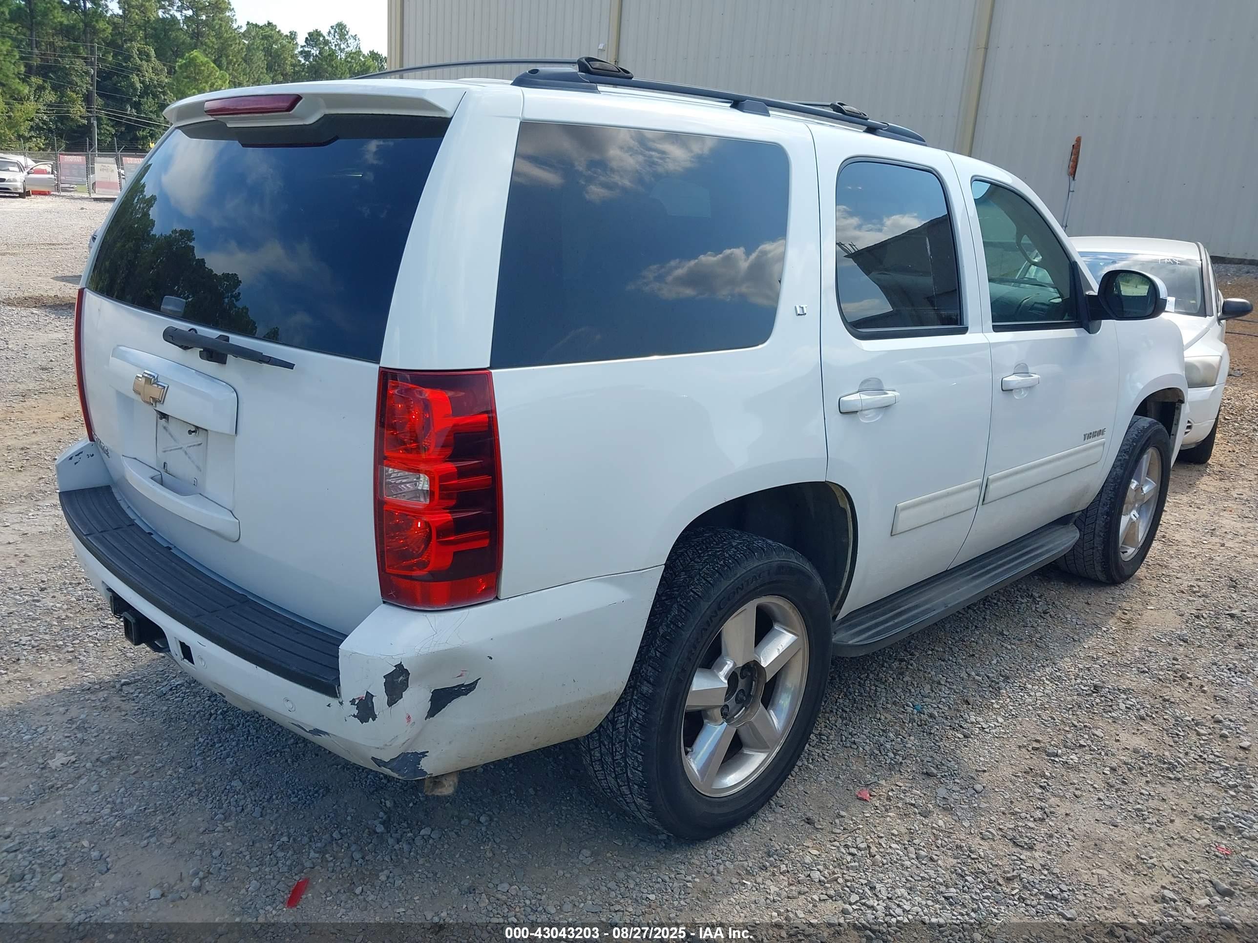 CHEVROLET TAHOE image 4