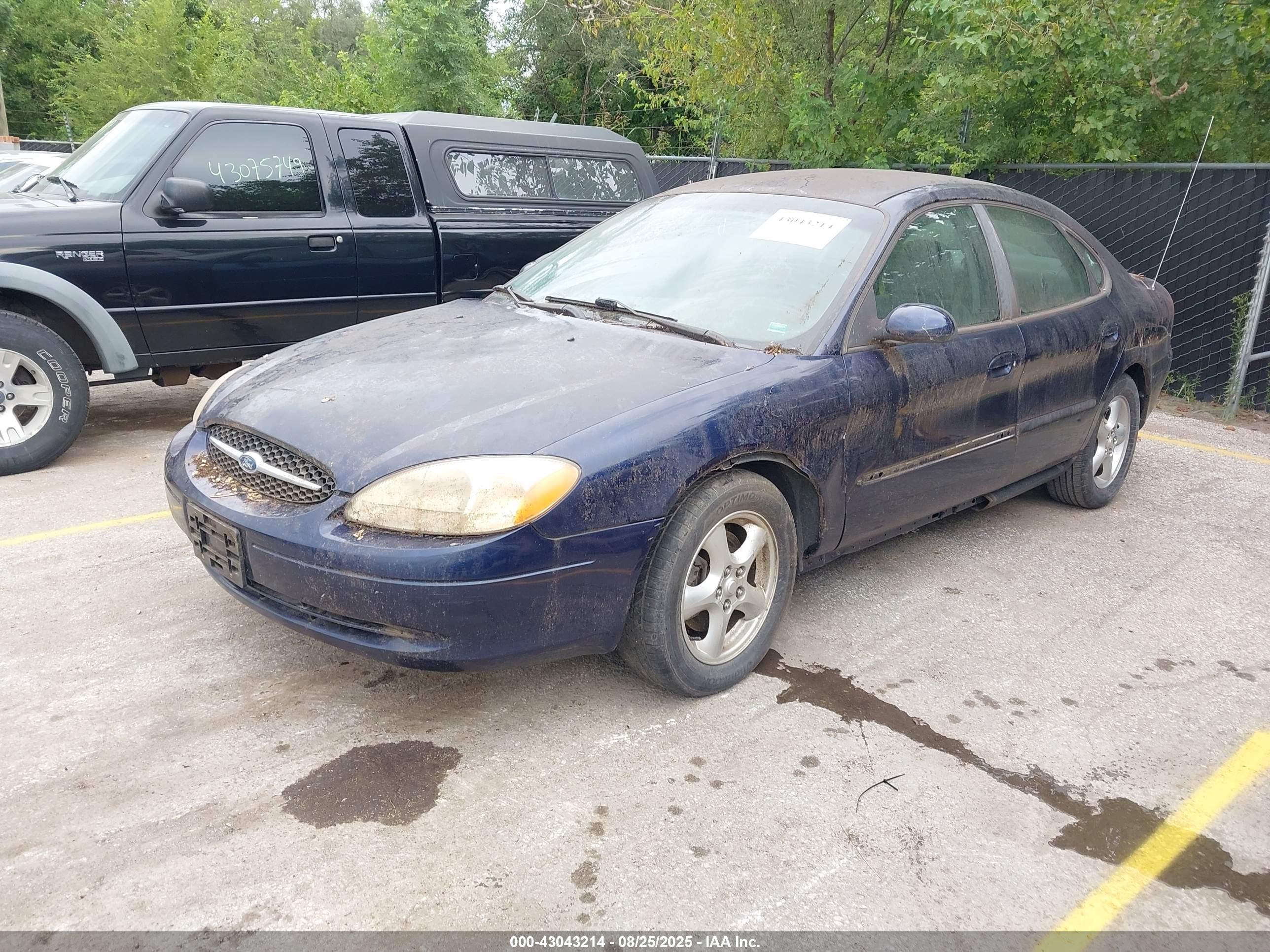 FORD TAURUS image 2