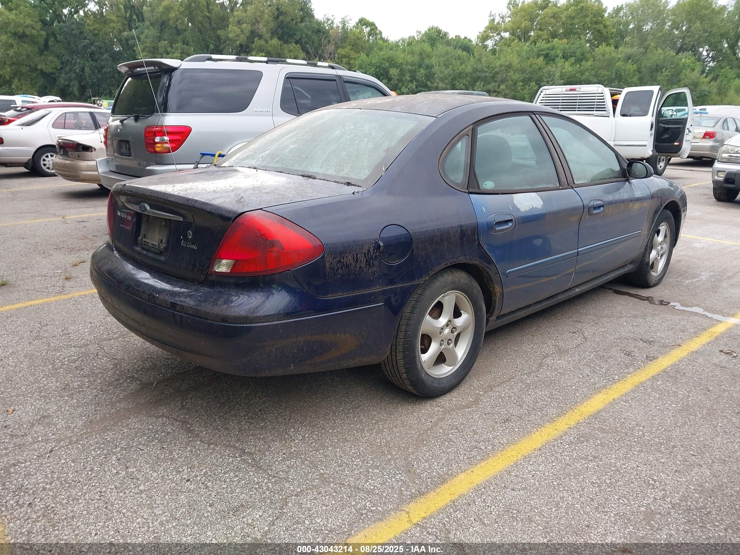 FORD TAURUS image 4