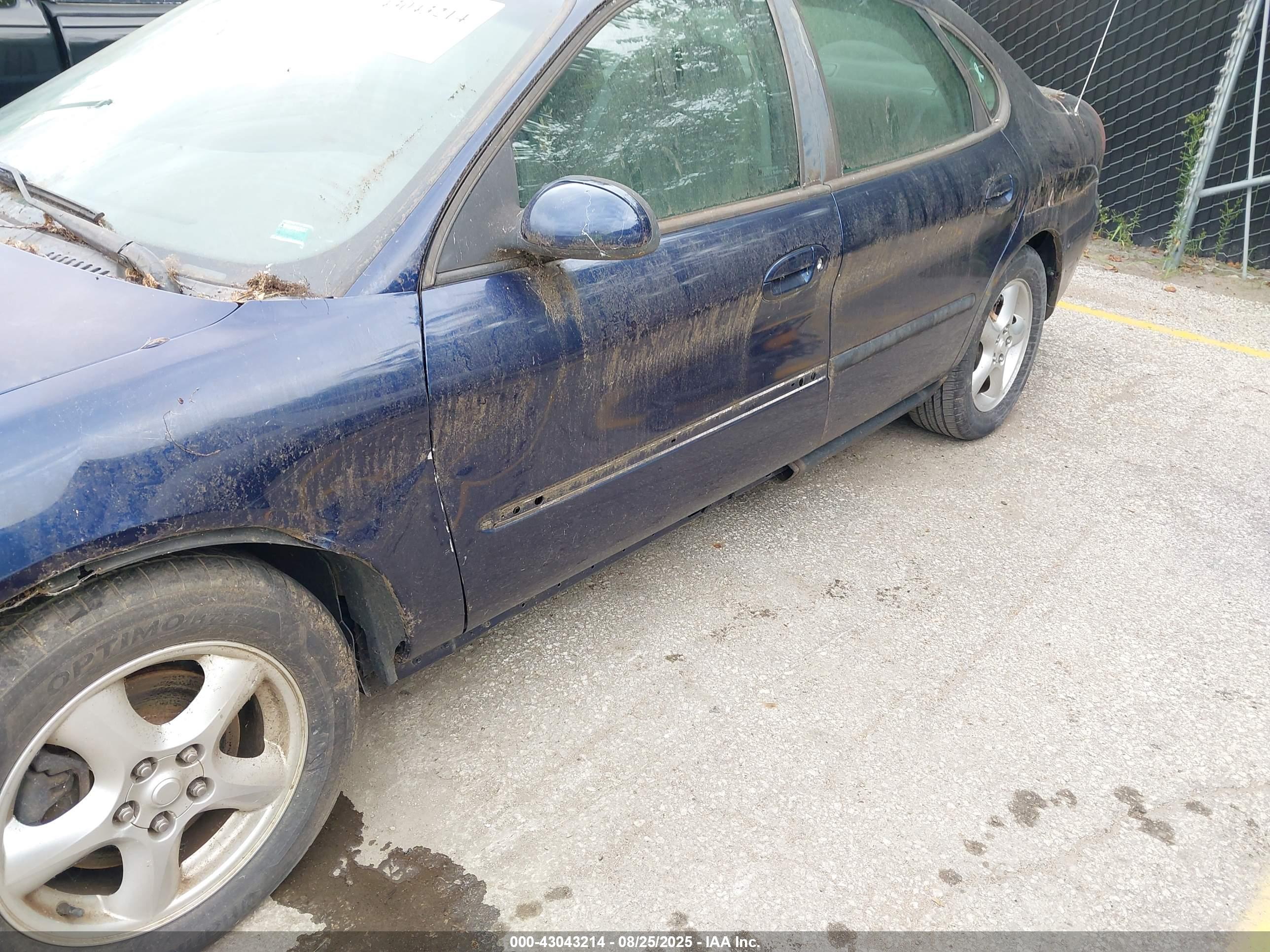 FORD TAURUS image 6