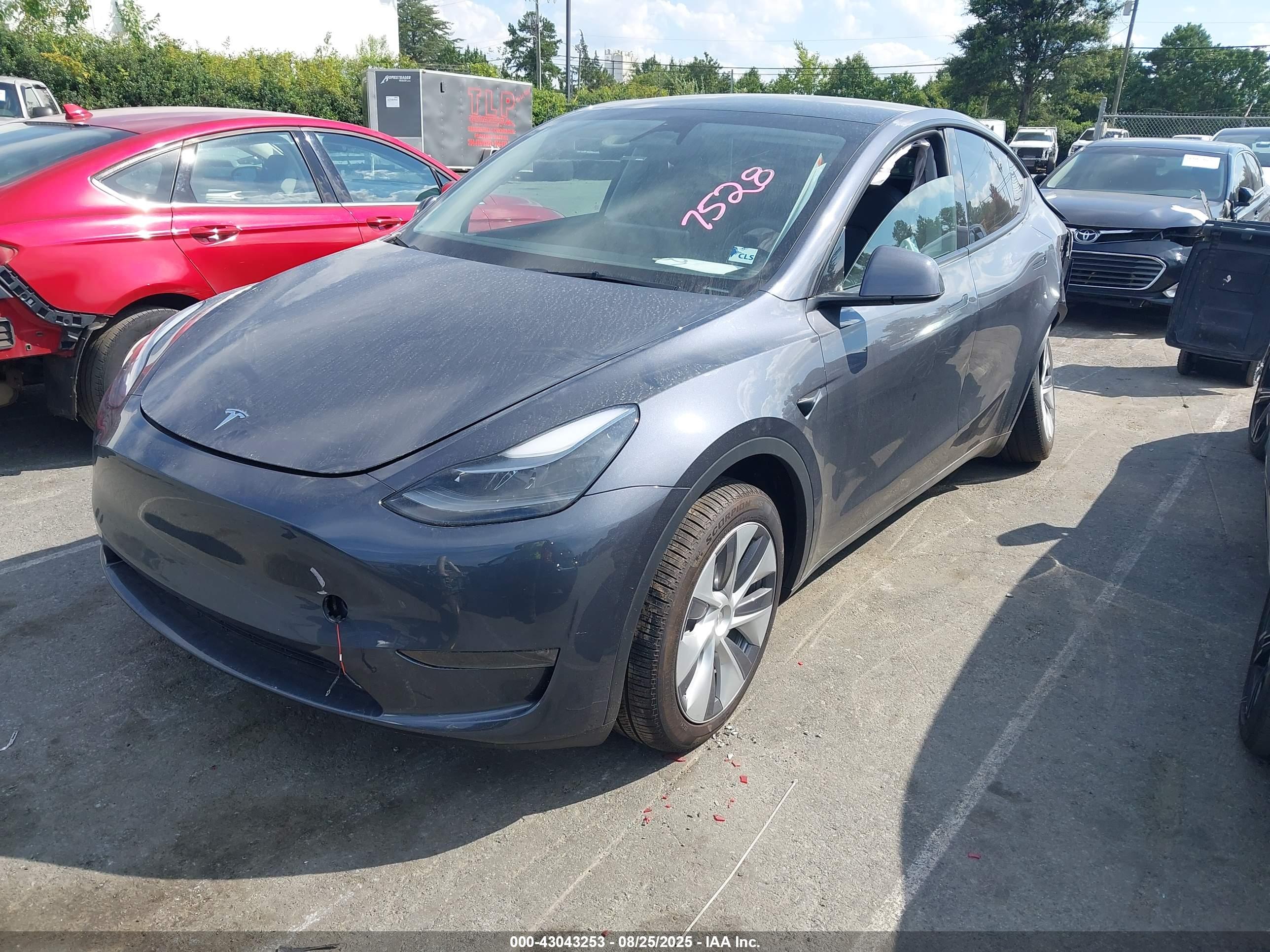 TESLA MODEL image 2