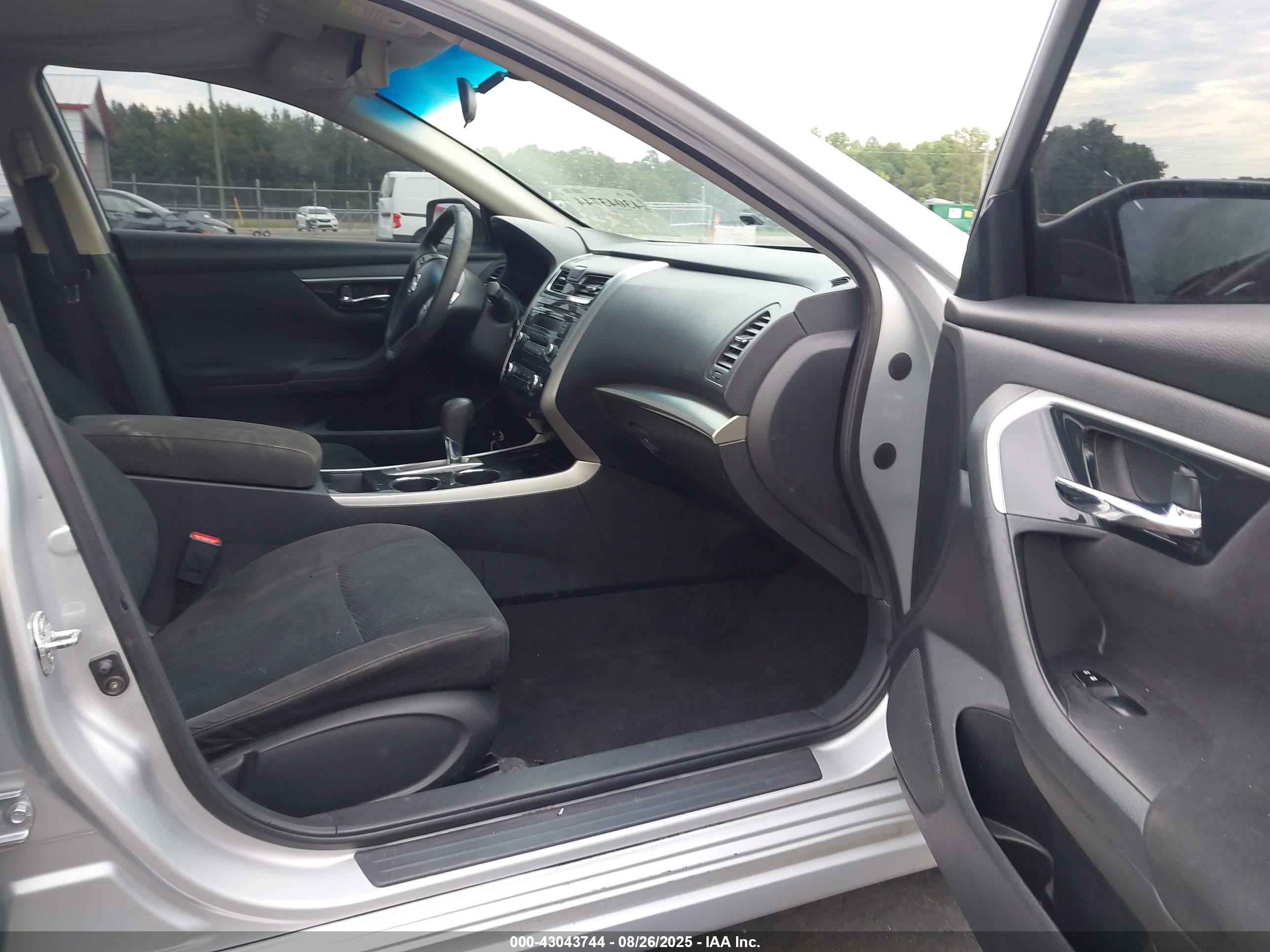 NISSAN ALTIMA image 5