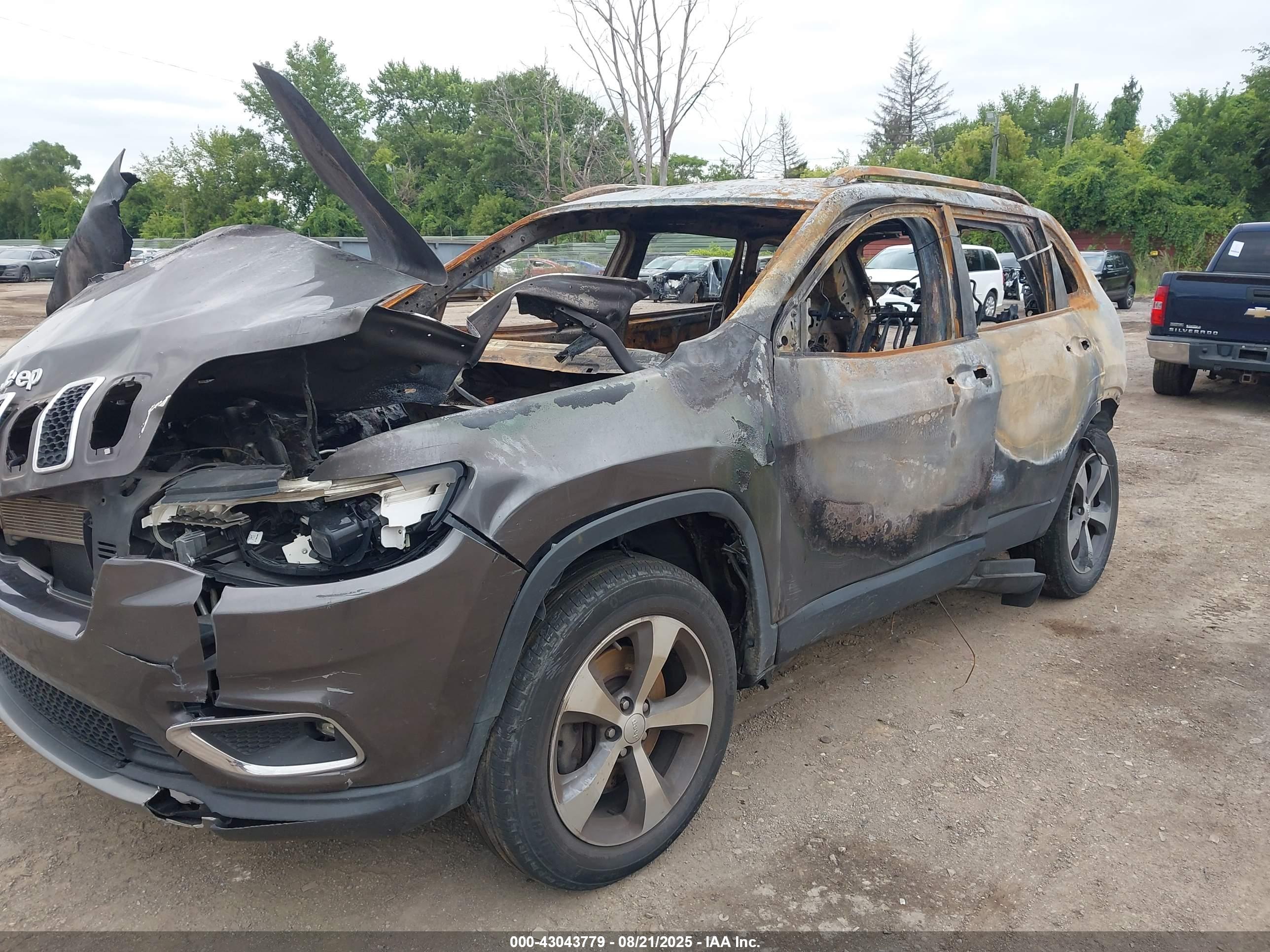 JEEP CHEROKEE image 6