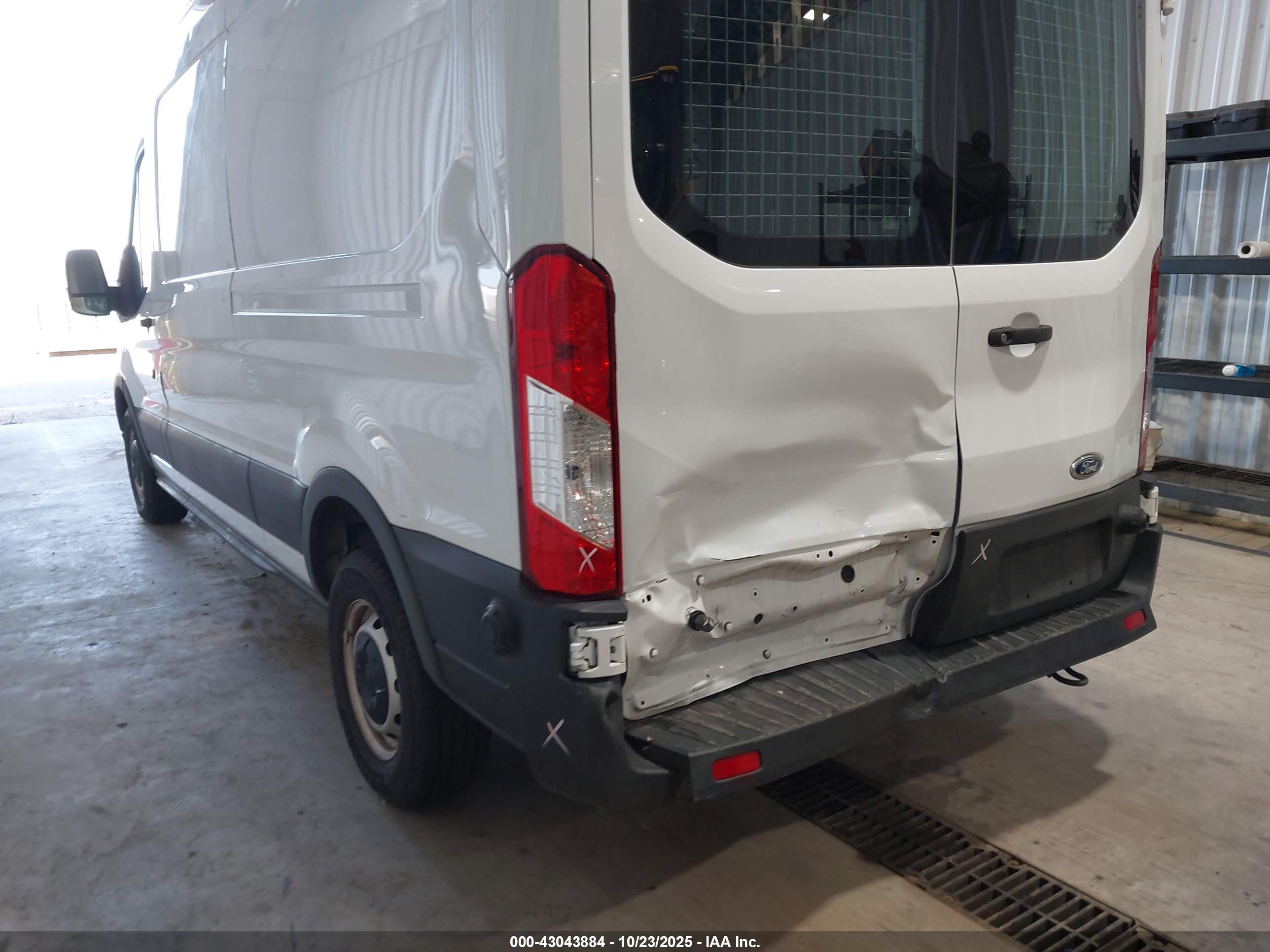 FORD TRANSIT-250 image 6