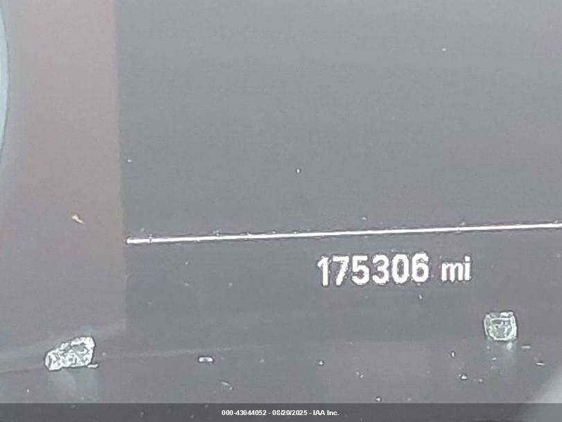 CHEVROLET EQUINOX image 7