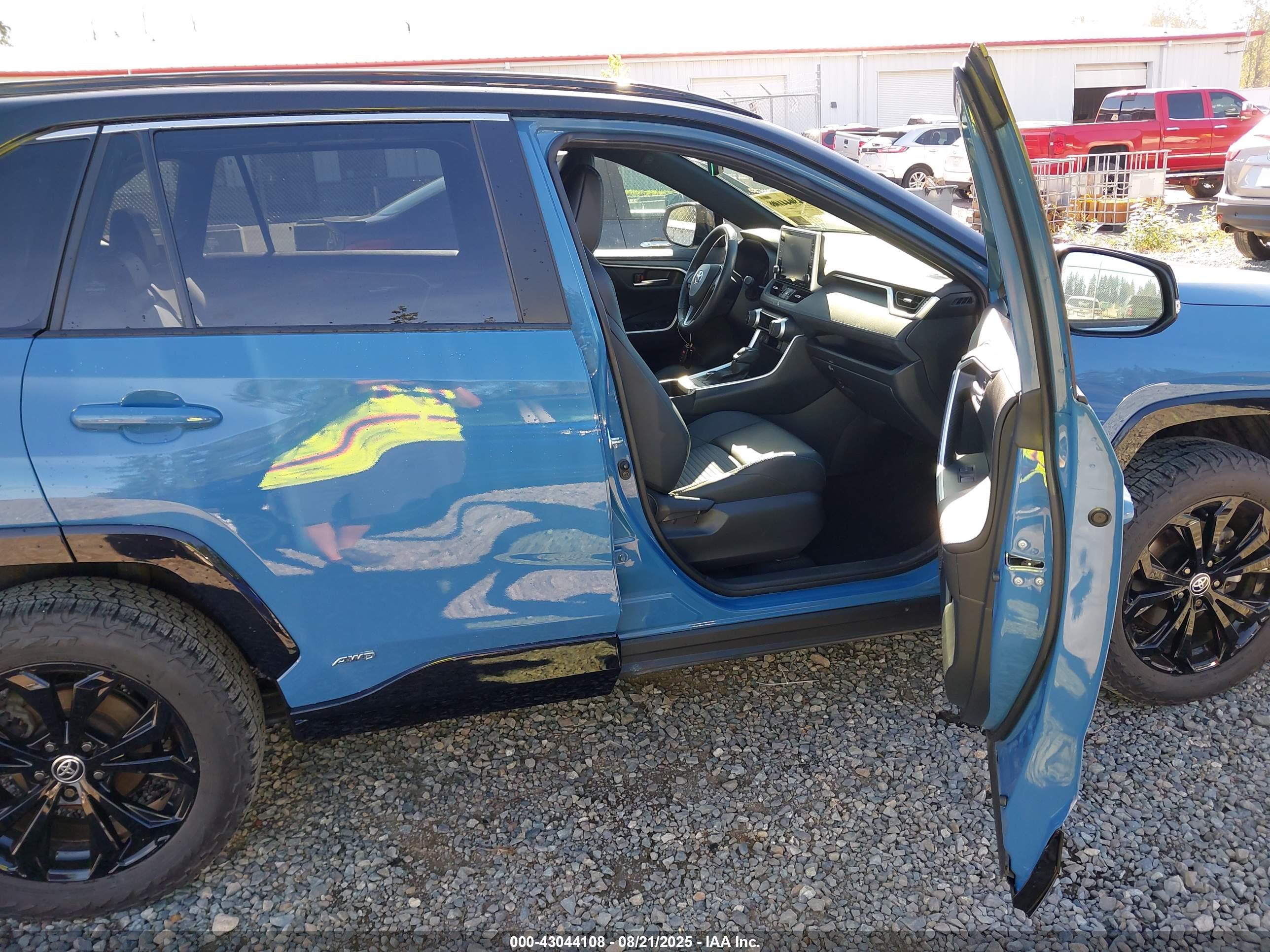 TOYOTA RAV4 image 5