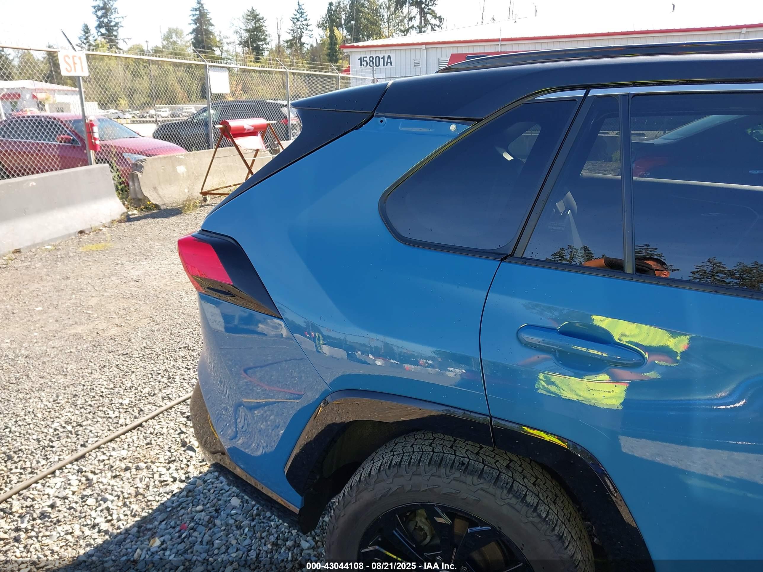 TOYOTA RAV4 image 6