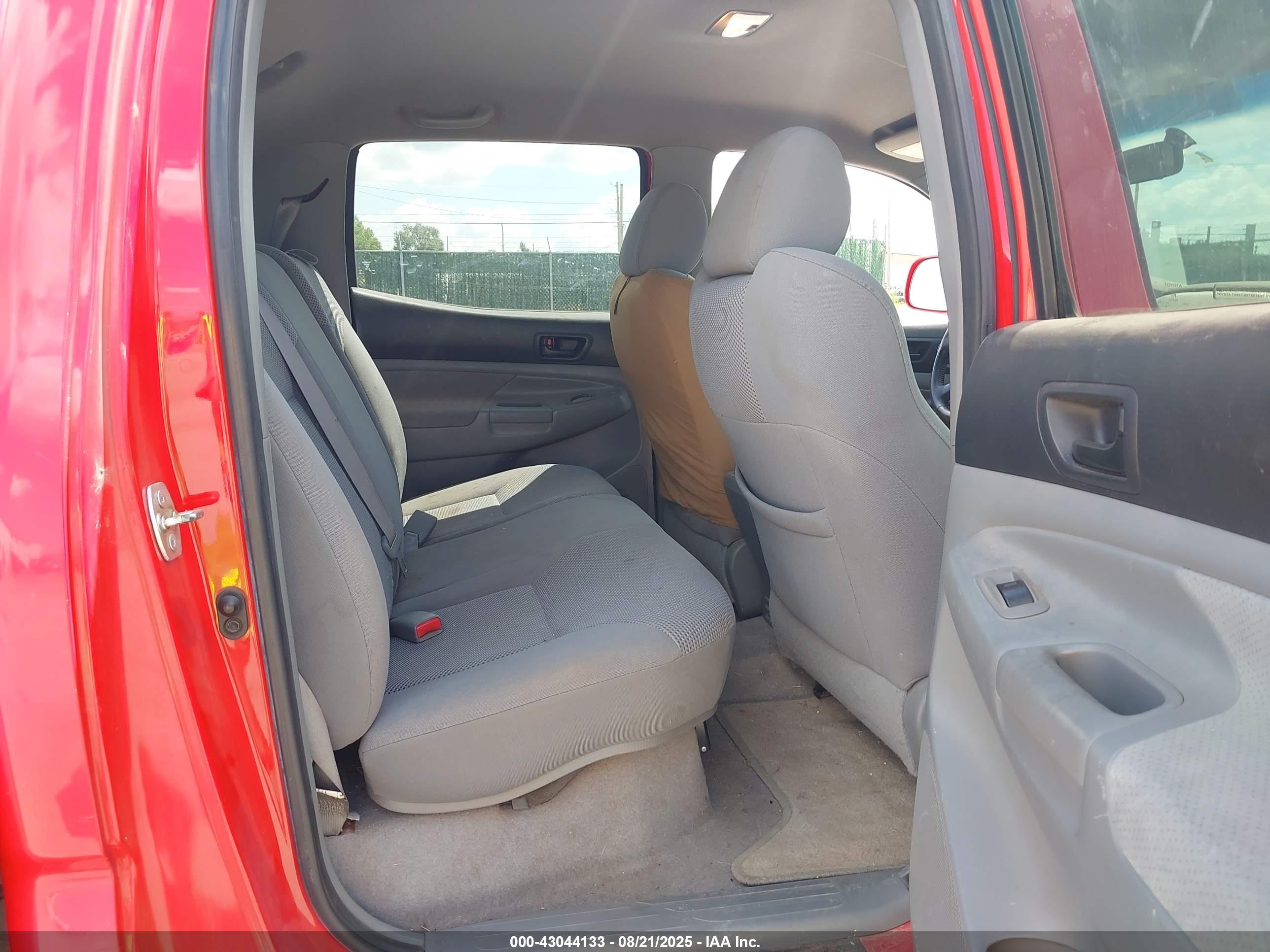 TOYOTA TACOMA image 8