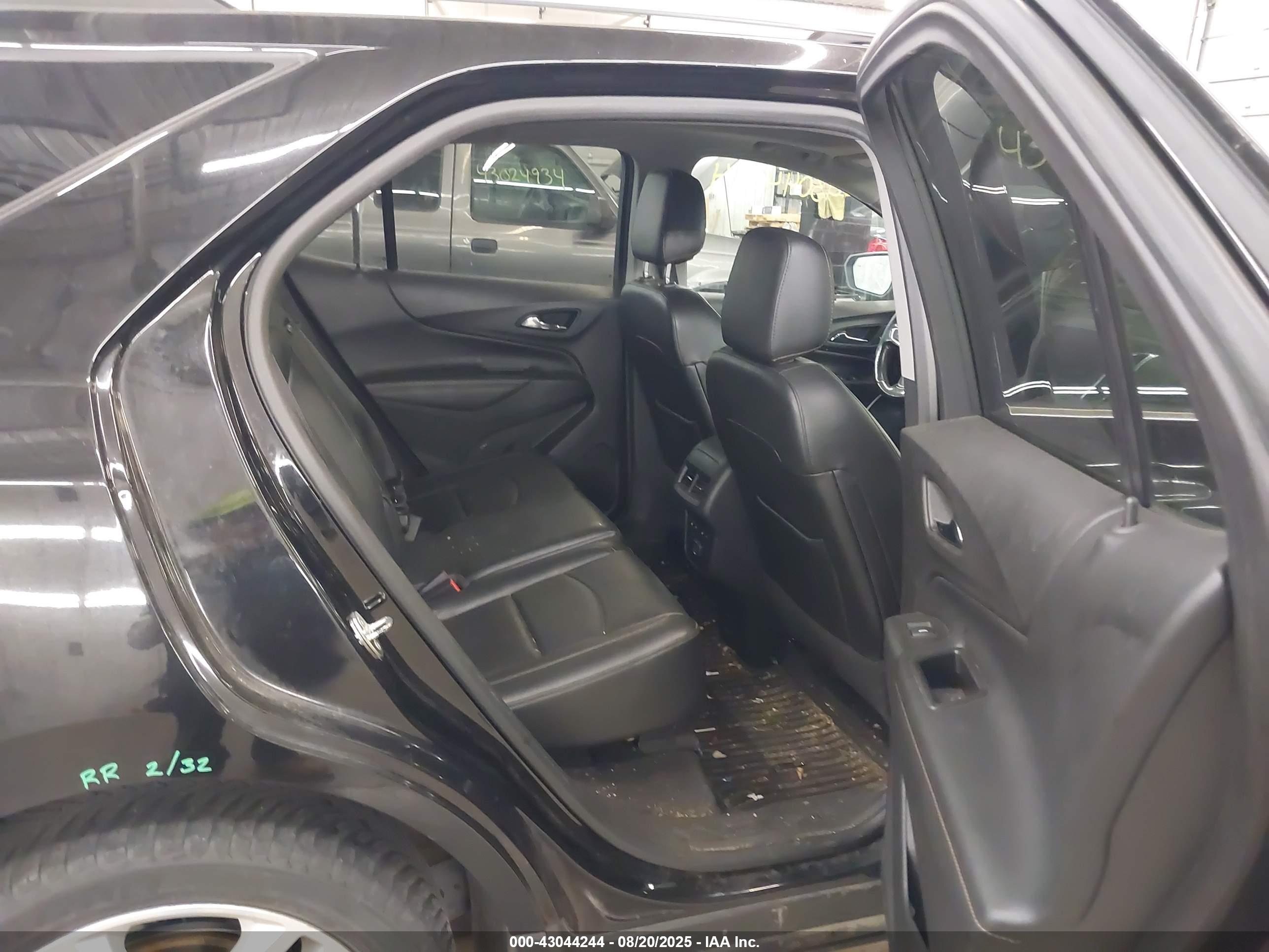 CHEVROLET EQUINOX image 8