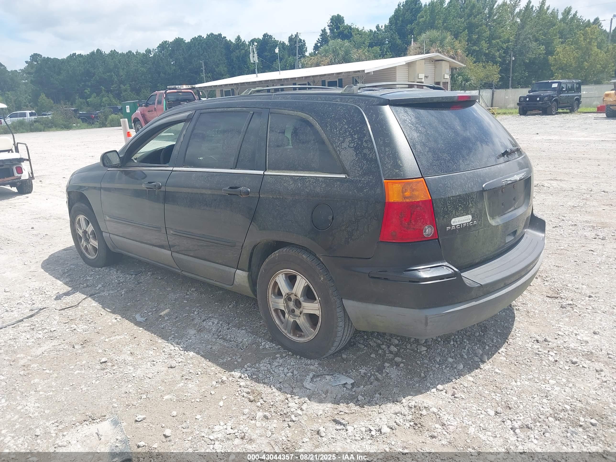 CHRYSLER PACIFICA image 3