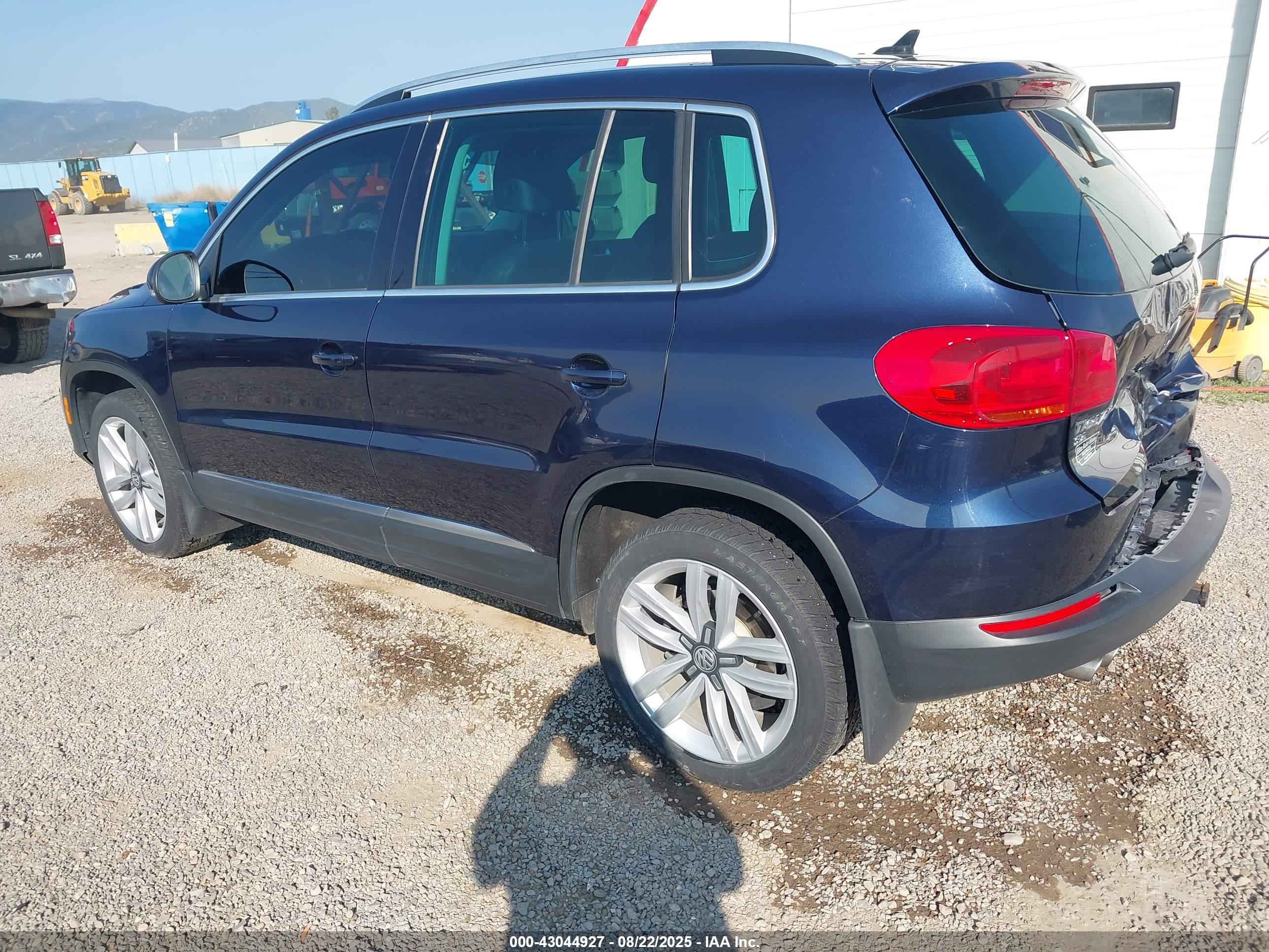 VOLKSWAGEN TIGUAN image 3