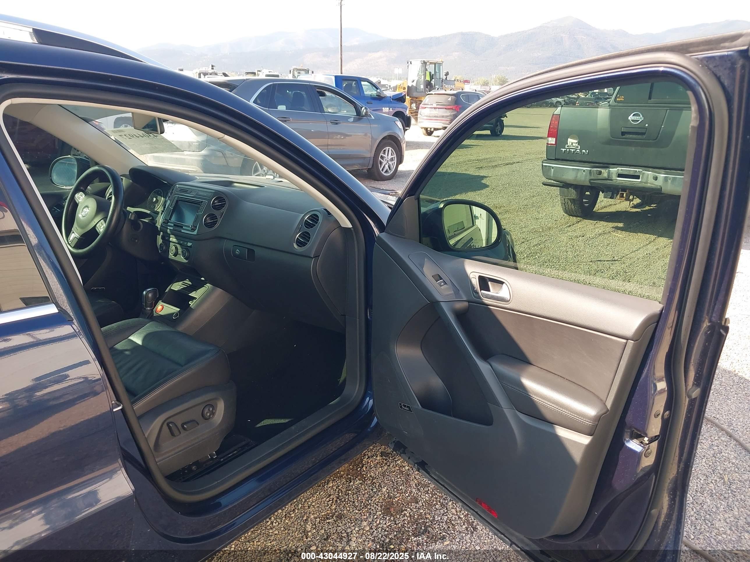 VOLKSWAGEN TIGUAN image 5